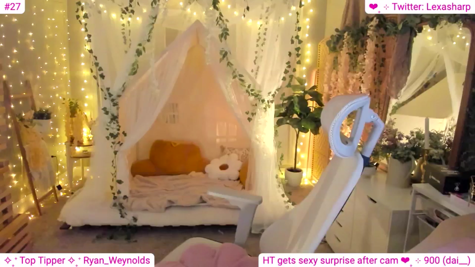Gallery image thumbnail from alexasharp's myfreecams stream on, 04/21/2024, 03:29 image 16 of 20