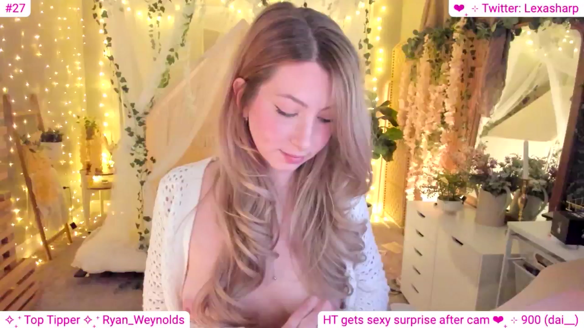 Gallery image thumbnail from alexasharp's myfreecams stream on, 04/21/2024, 03:29 image 7 of 20