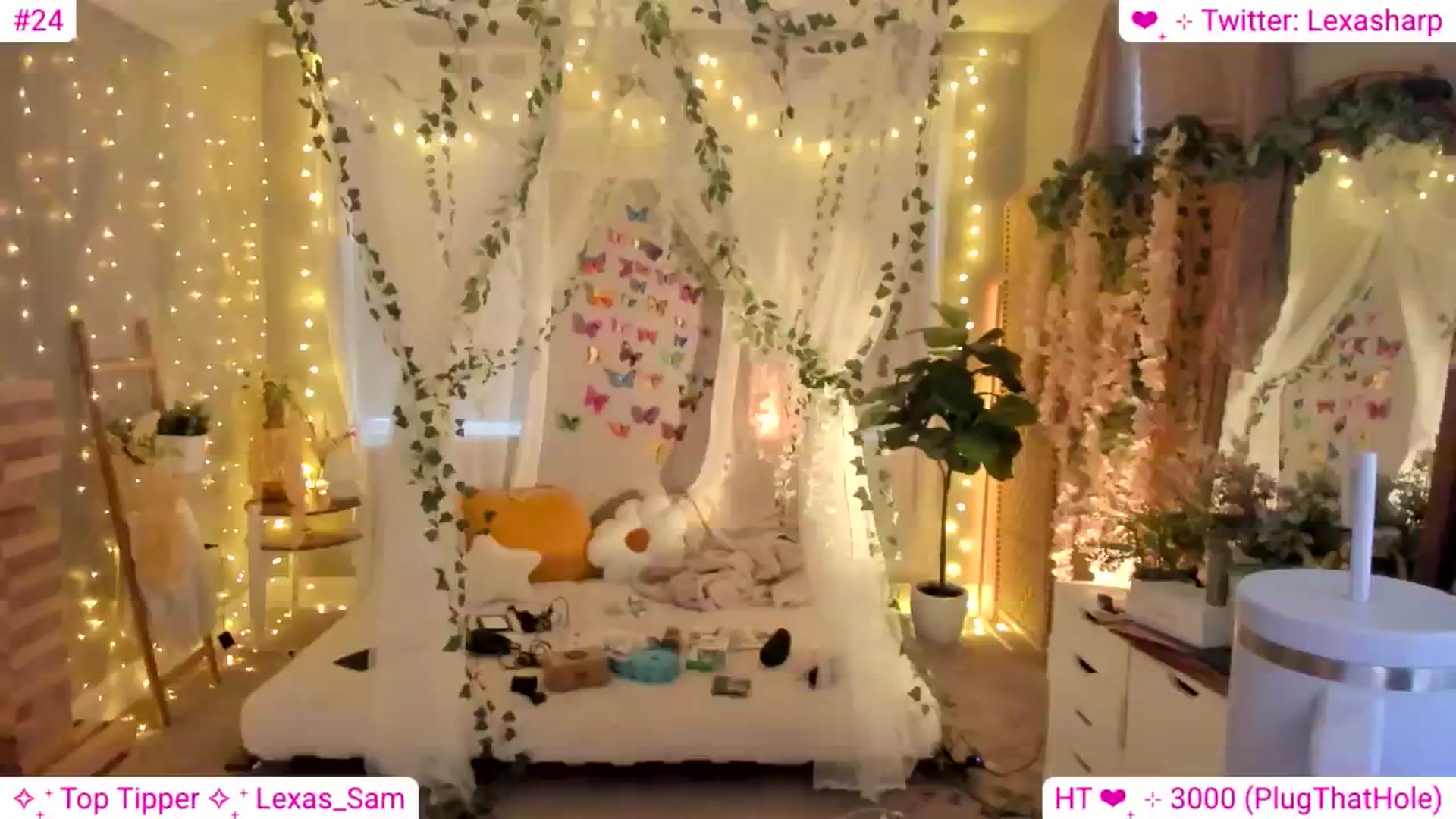 Gallery image thumbnail from alexasharp's myfreecams stream on, 04/24/2024, 23:36 image 6 of 20