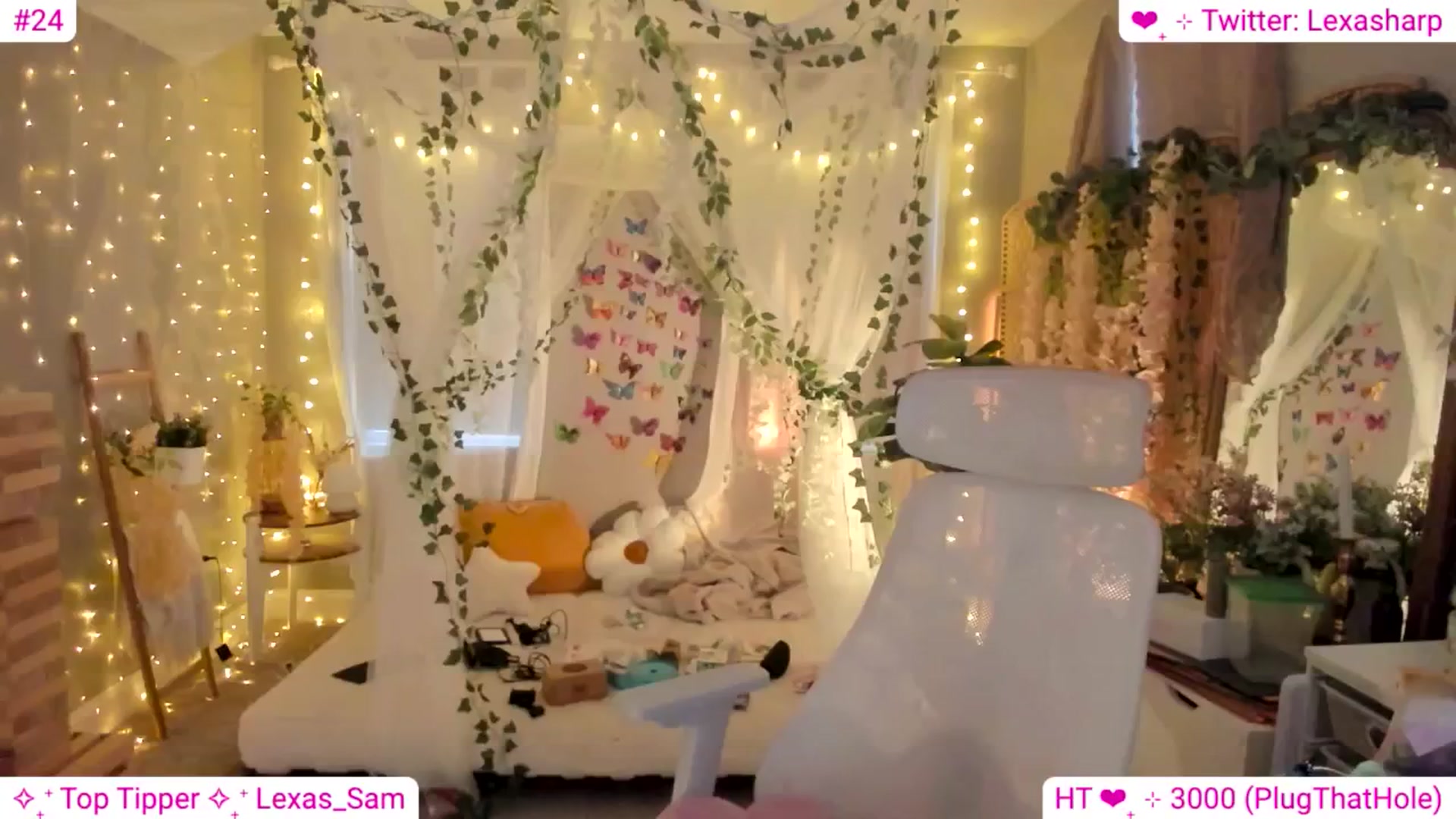 Gallery image thumbnail from alexasharp's myfreecams stream on, 04/24/2024, 23:36 image 1 of 20