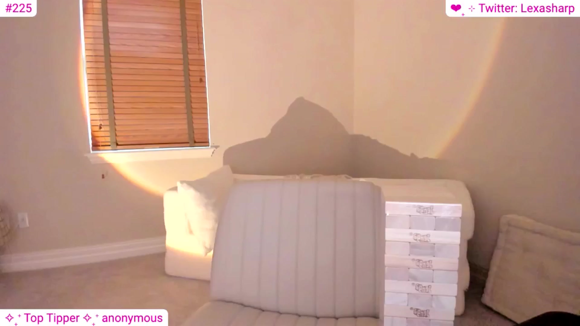 Gallery image thumbnail from alexasharp's myfreecams stream on, 06/13/2024, 02:09 image 2 of 20