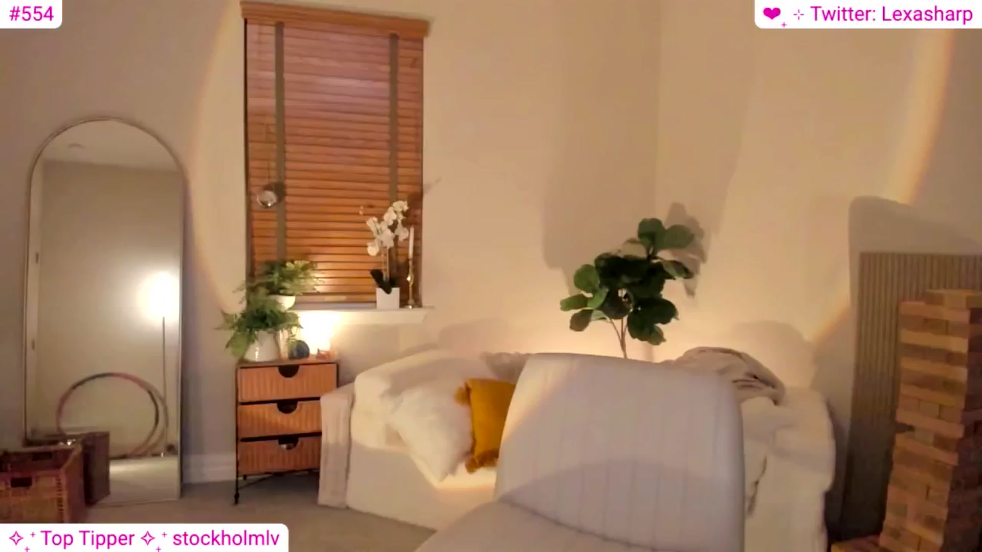 Gallery image thumbnail from alexasharp's myfreecams stream on, 07/13/2024, 06:56 image 7 of 20
