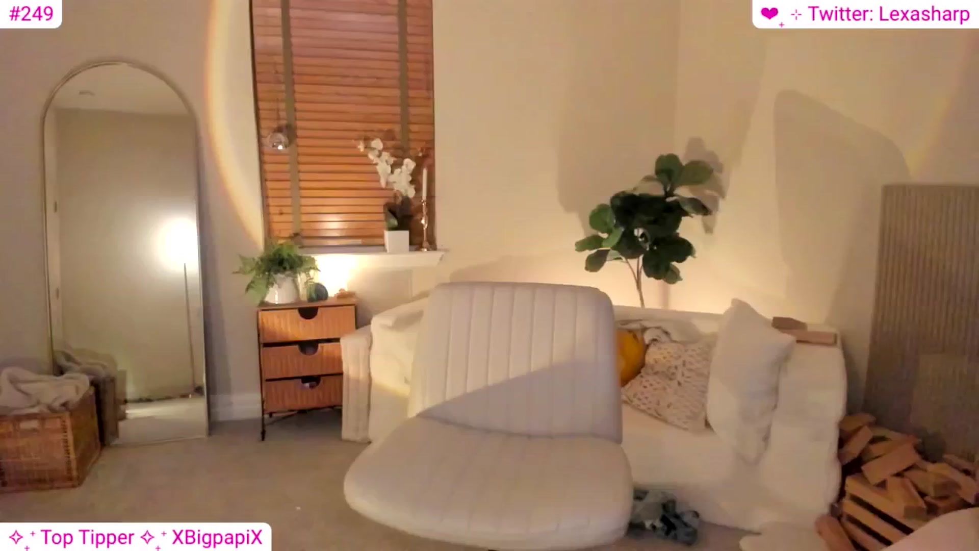 Gallery image thumbnail from alexasharp's myfreecams stream on, 07/20/2024, 06:19 image 17 of 20