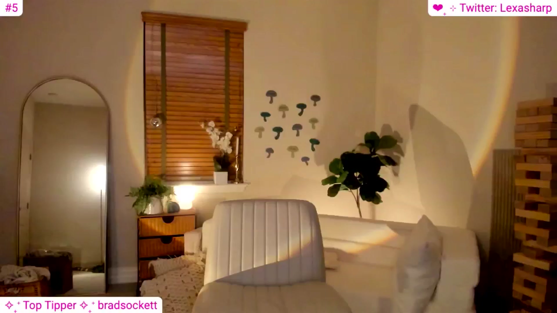 Gallery image thumbnail from alexasharp's myfreecams stream on, 08/04/2024, 03:19 image 12 of 20