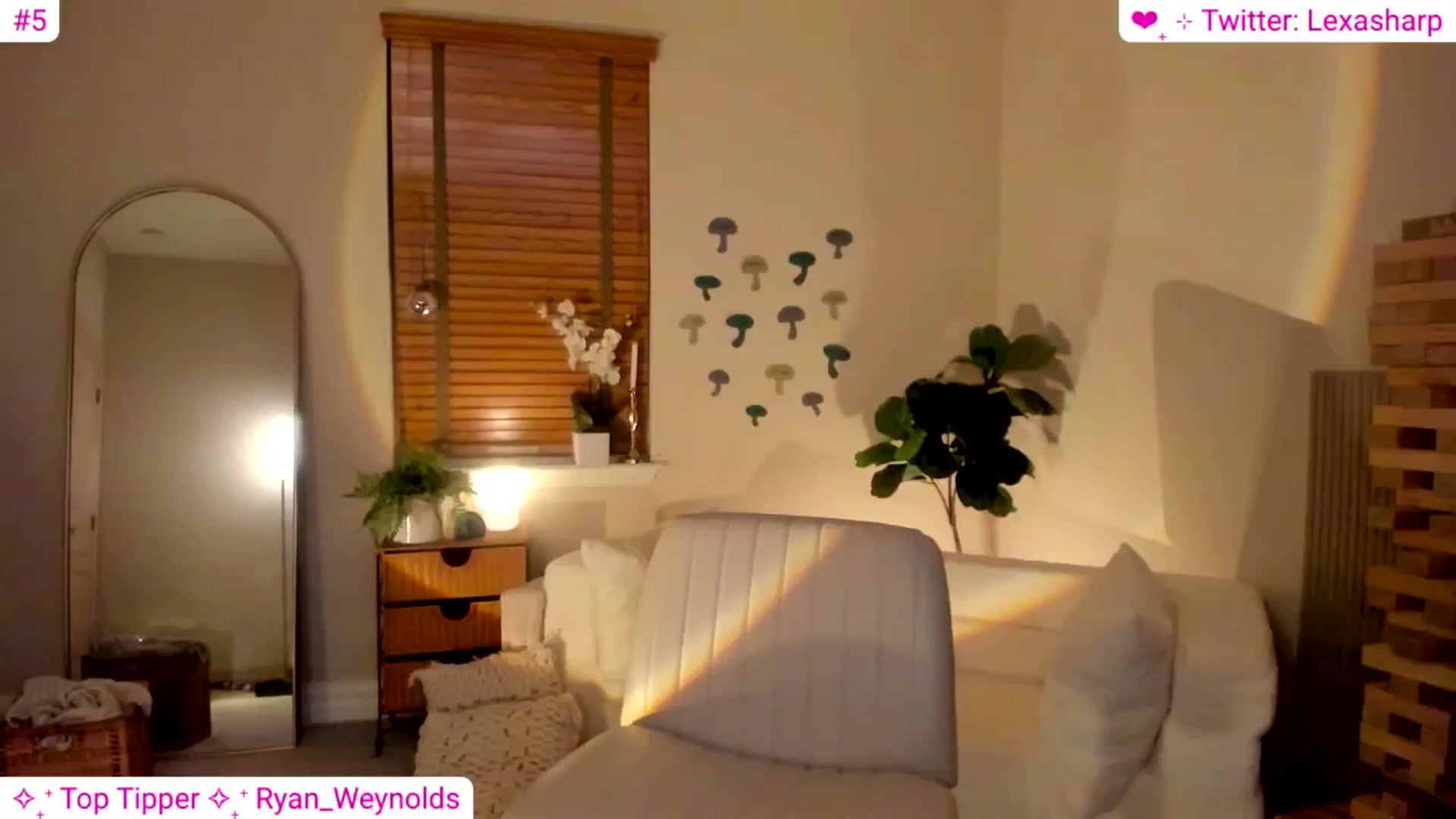 Gallery image thumbnail from alexasharp's myfreecams stream on, 08/04/2024, 05:46 image 6 of 20