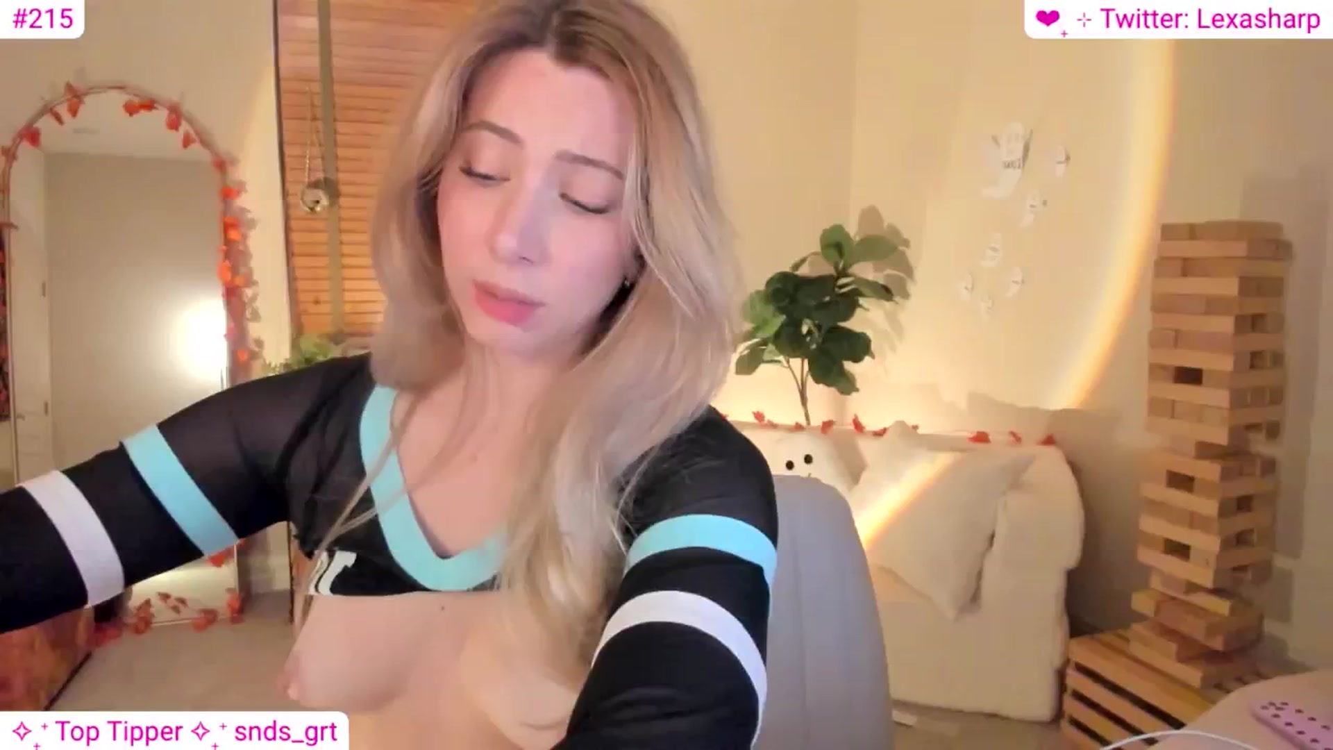 Gallery image thumbnail from alexasharp's myfreecams stream on, 10/18/2024, 04:54 image 18 of 20
