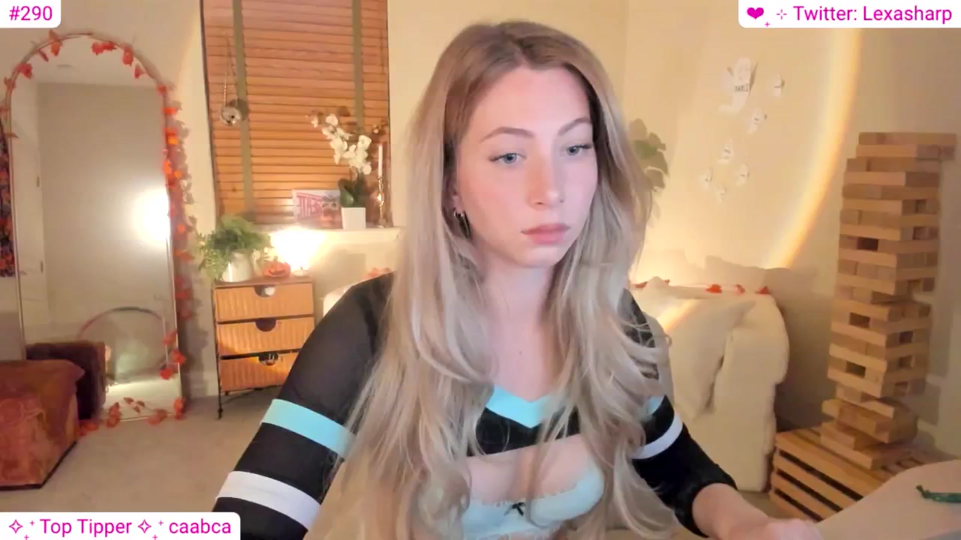 Gallery image thumbnail from alexasharp's myfreecams stream on, 10/18/2024, 04:54 image 6 of 20