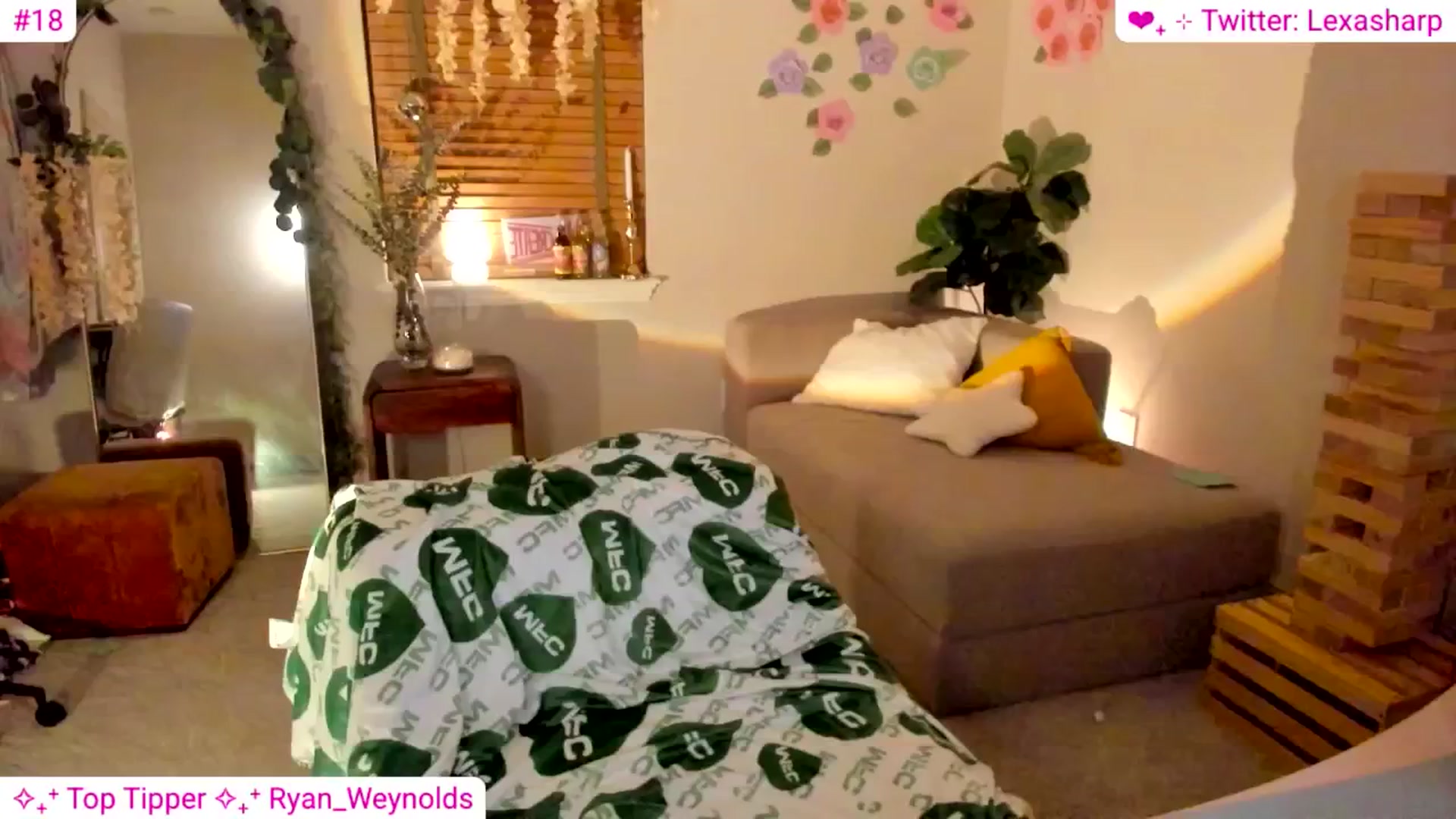 Gallery image thumbnail from alexasharp's myfreecams stream on, 04/13/2025, 04:30 image 7 of 20