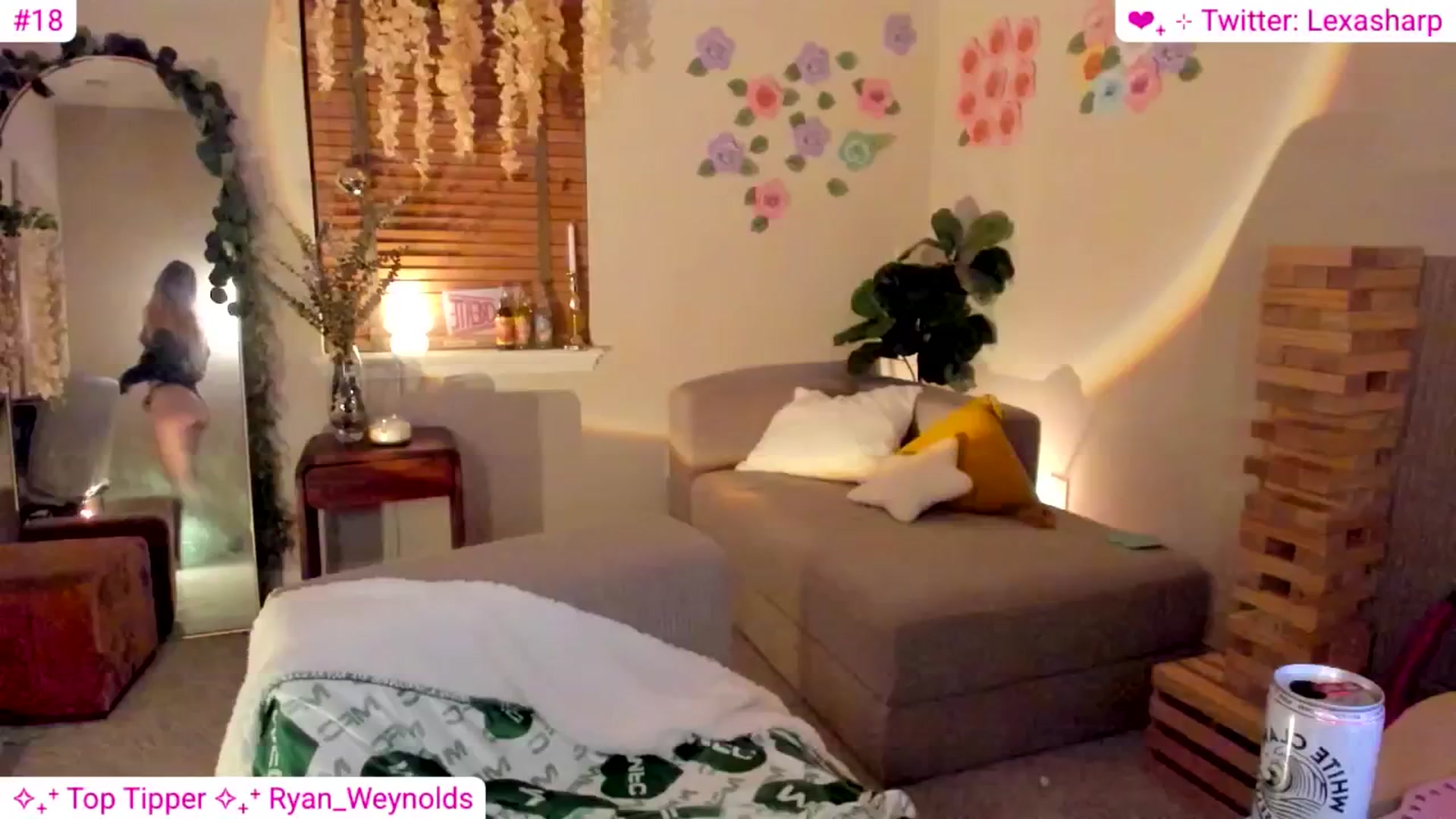 Gallery image thumbnail from alexasharp's myfreecams stream on, 04/13/2025, 04:30 image 15 of 20