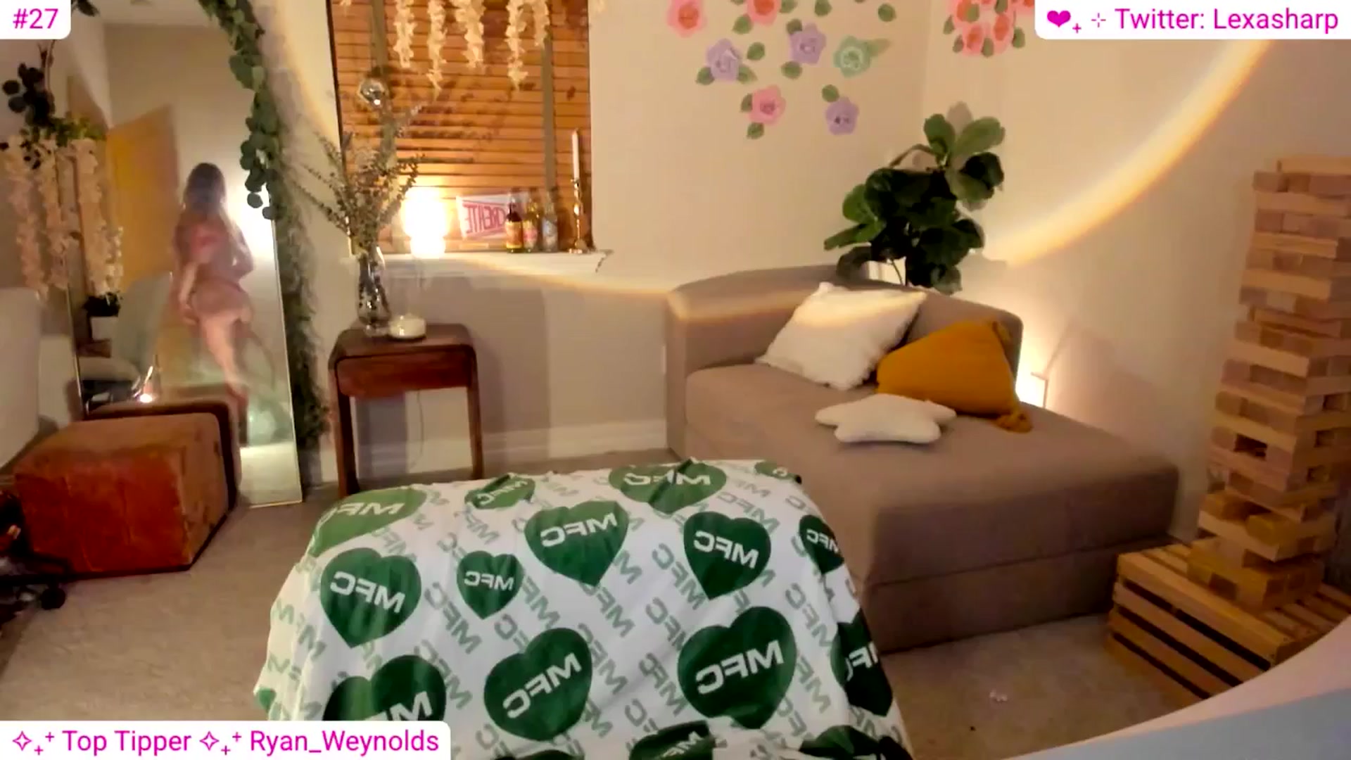 Gallery image thumbnail from alexasharp's myfreecams stream on, 04/20/2025, 01:13 image 13 of 20