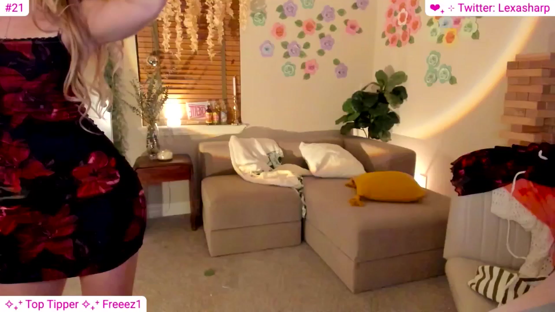 Gallery image thumbnail from alexasharp's myfreecams stream on, 04/26/2025, 04:34 image 18 of 20