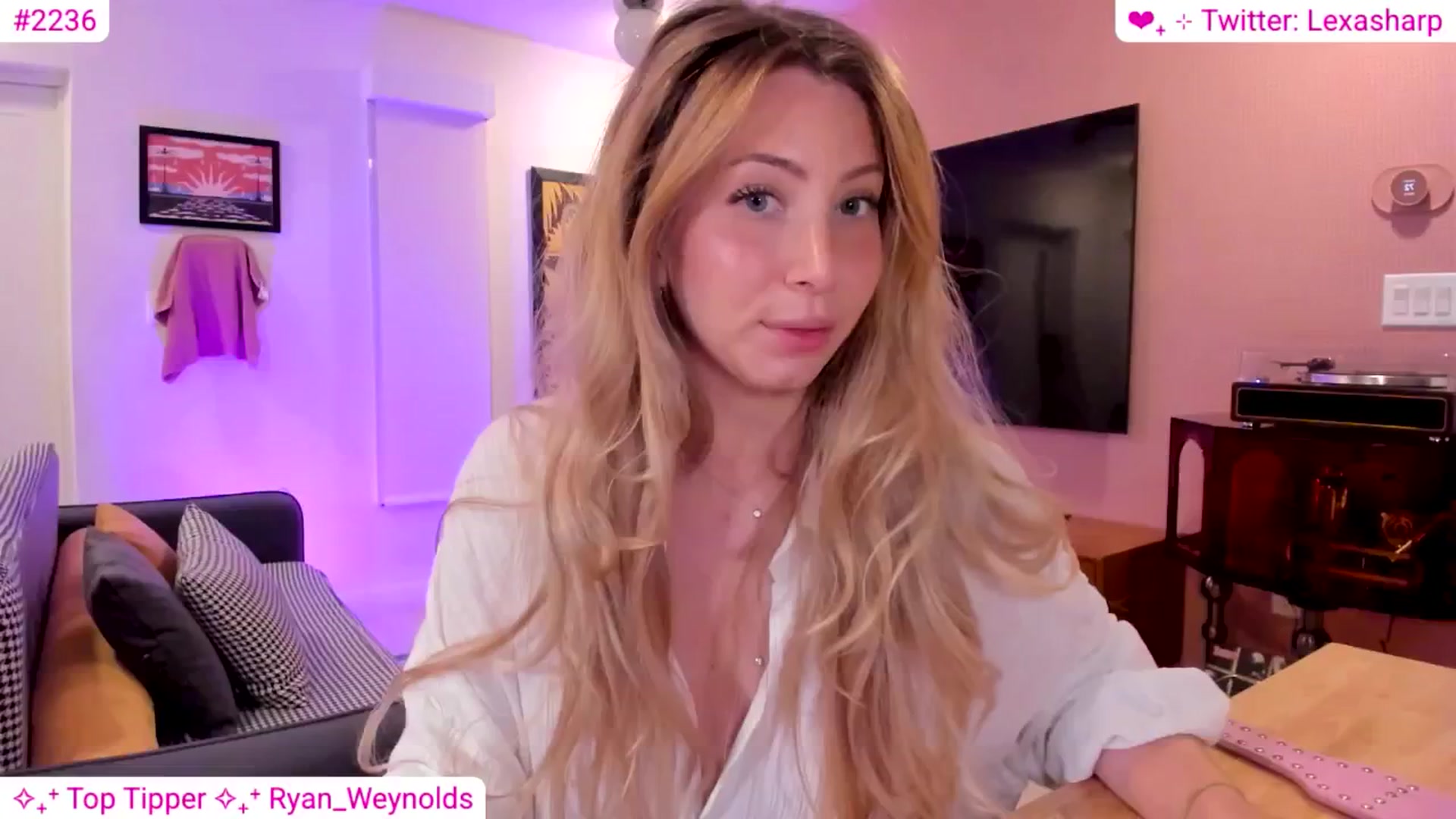 Gallery image thumbnail from alexasharp's myfreecams stream on, 05/20/2025, 04:21 image 19 of 20
