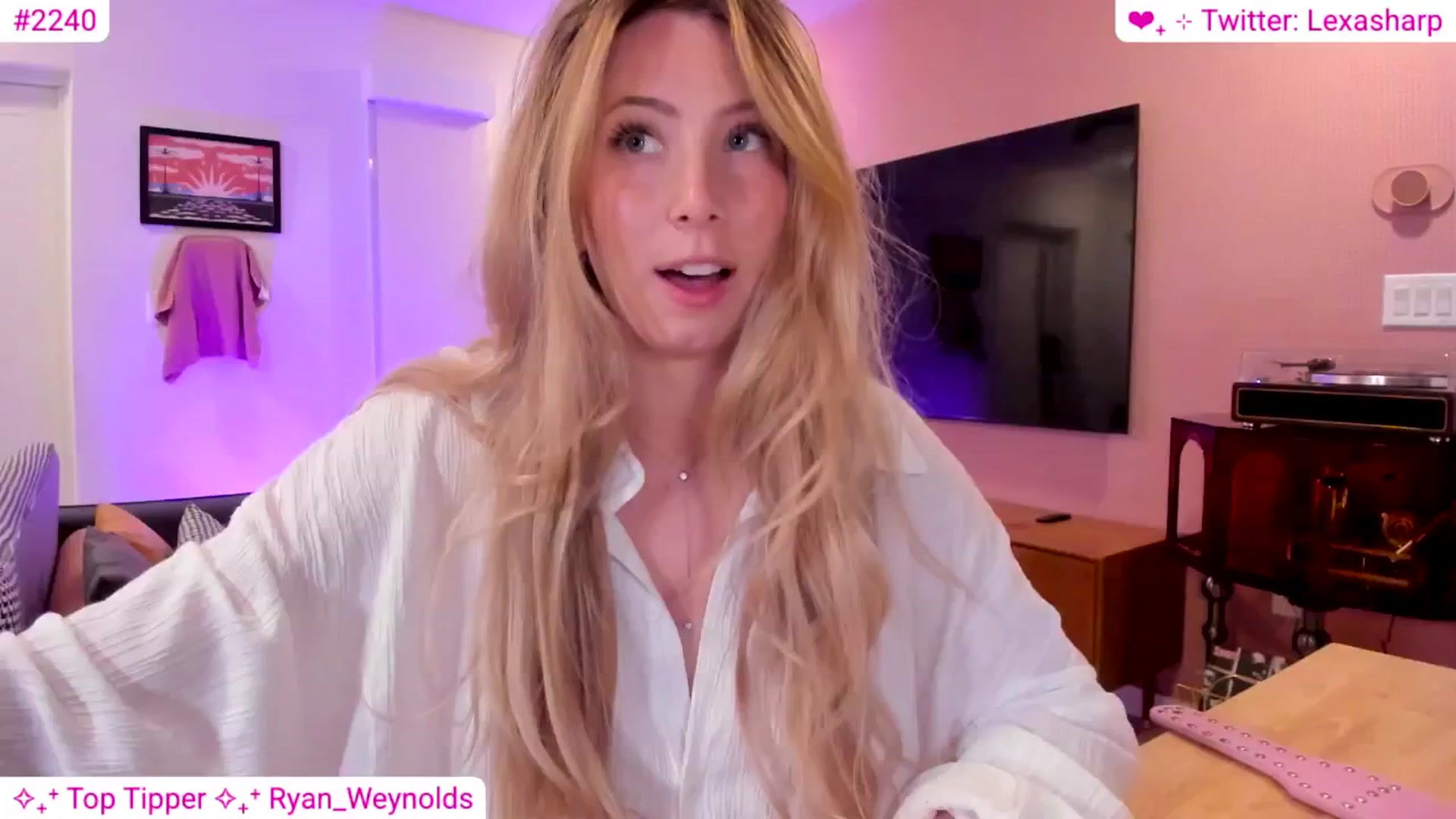 Gallery image thumbnail from alexasharp's myfreecams stream on, 05/20/2025, 04:21 image 13 of 20