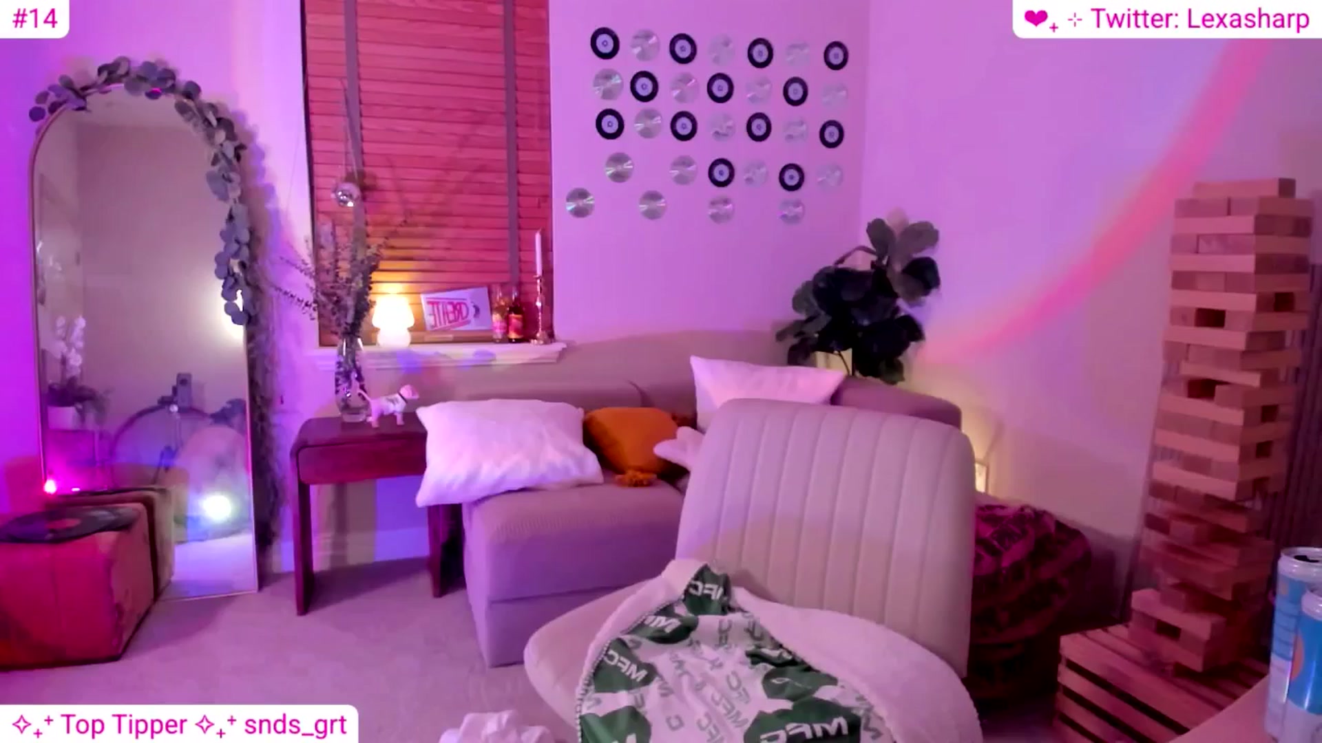 Gallery image thumbnail from alexasharp's myfreecams stream on, 08/08/2025, 05:48 image 18 of 20