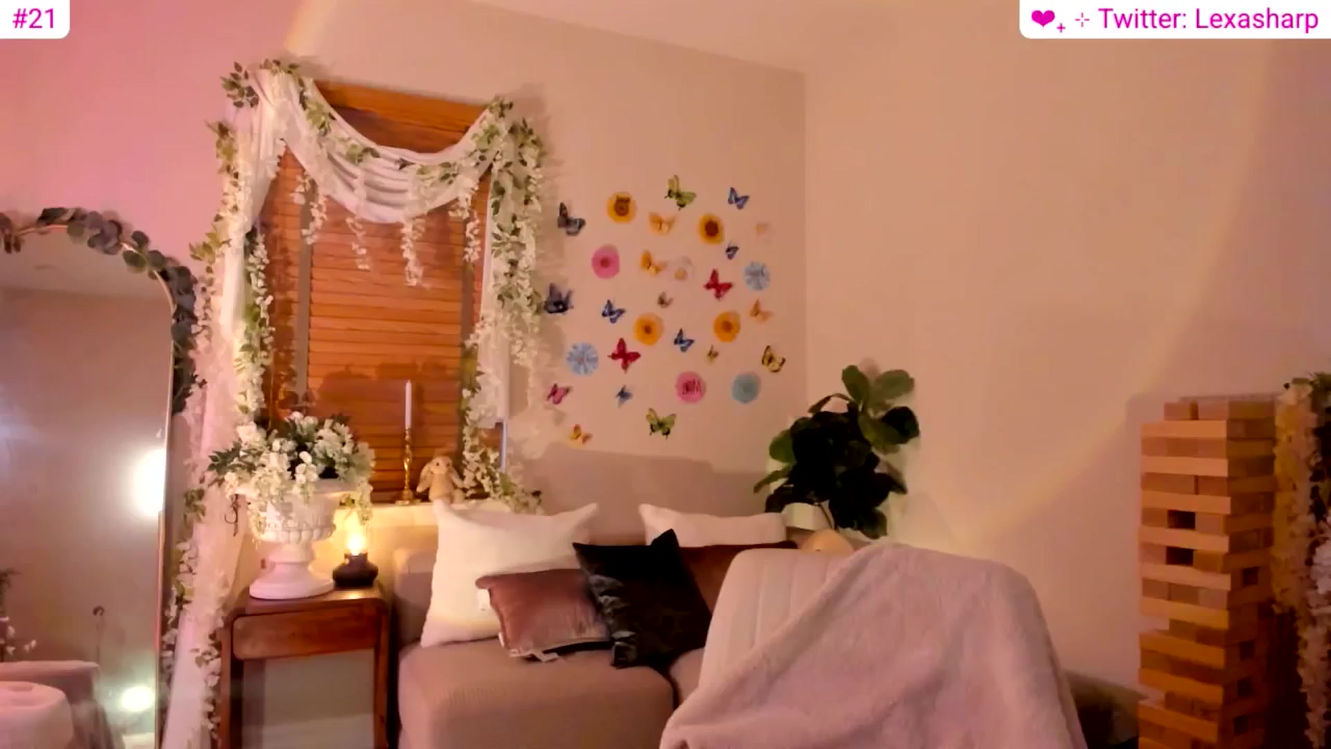 Gallery image thumbnail from alexasharp's myfreecams stream on, 04/17/2026, 24:01 image 13 of 20