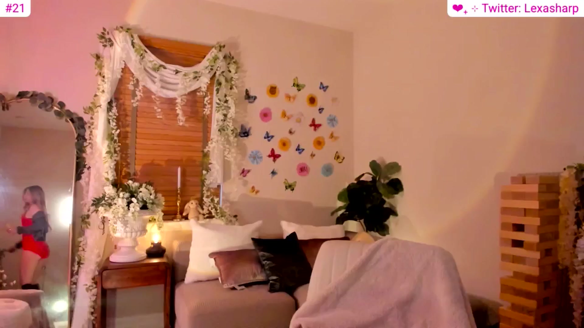 Gallery image thumbnail from alexasharp's myfreecams stream on, 04/17/2026, 24:01 image 11 of 20