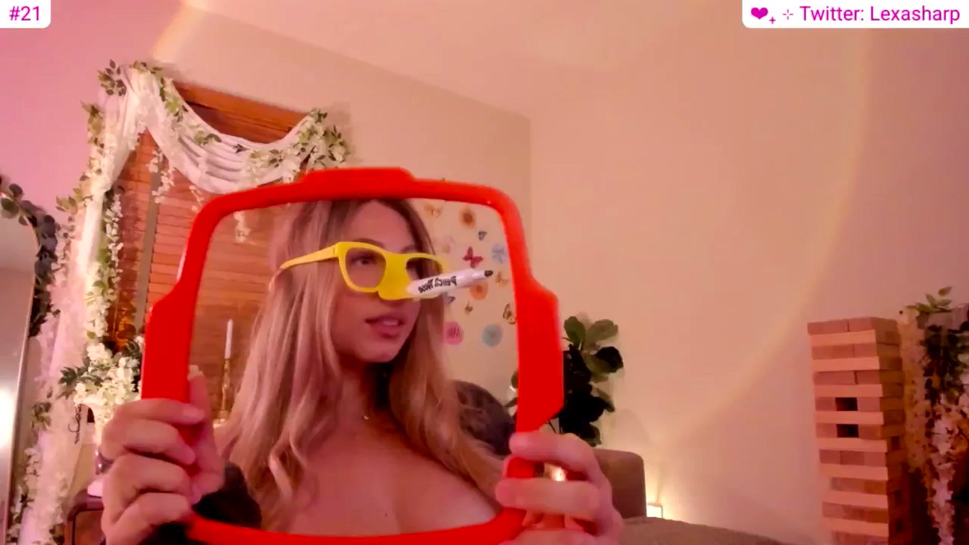 Gallery image thumbnail from alexasharp's myfreecams stream on, 04/17/2026, 04:06 image 15 of 20
