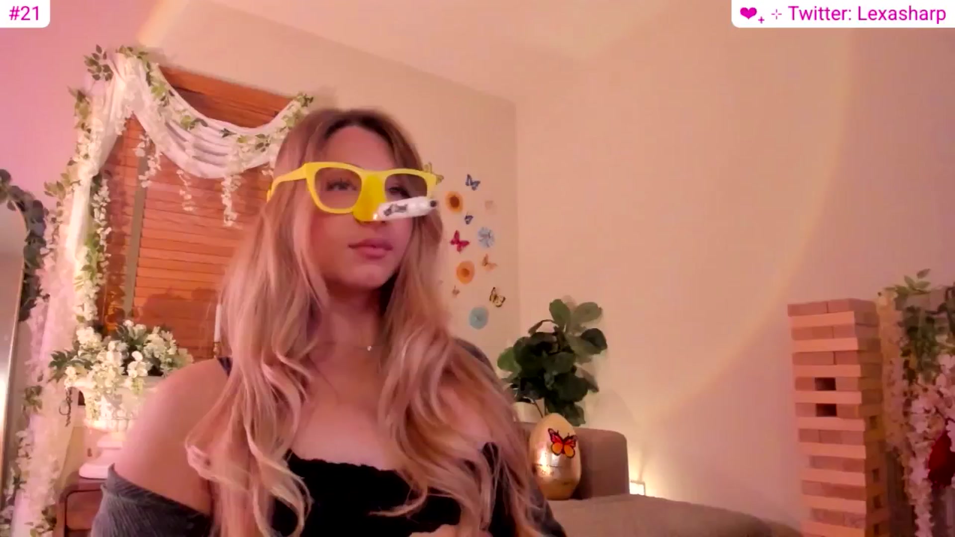 Gallery image thumbnail from alexasharp's myfreecams stream on, 04/17/2026, 04:06 image 8 of 20