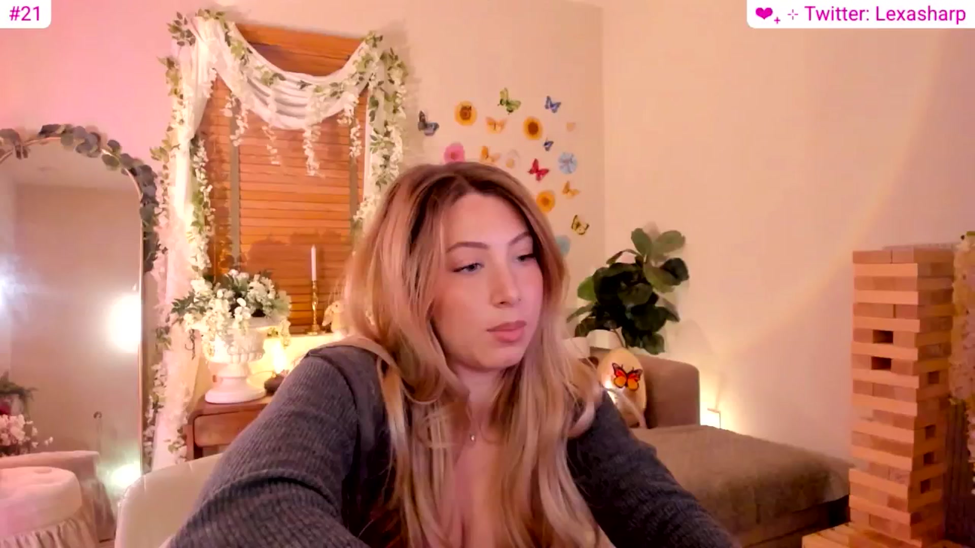 Gallery image thumbnail from alexasharp's myfreecams stream on, 04/17/2026, 04:06 image 4 of 20