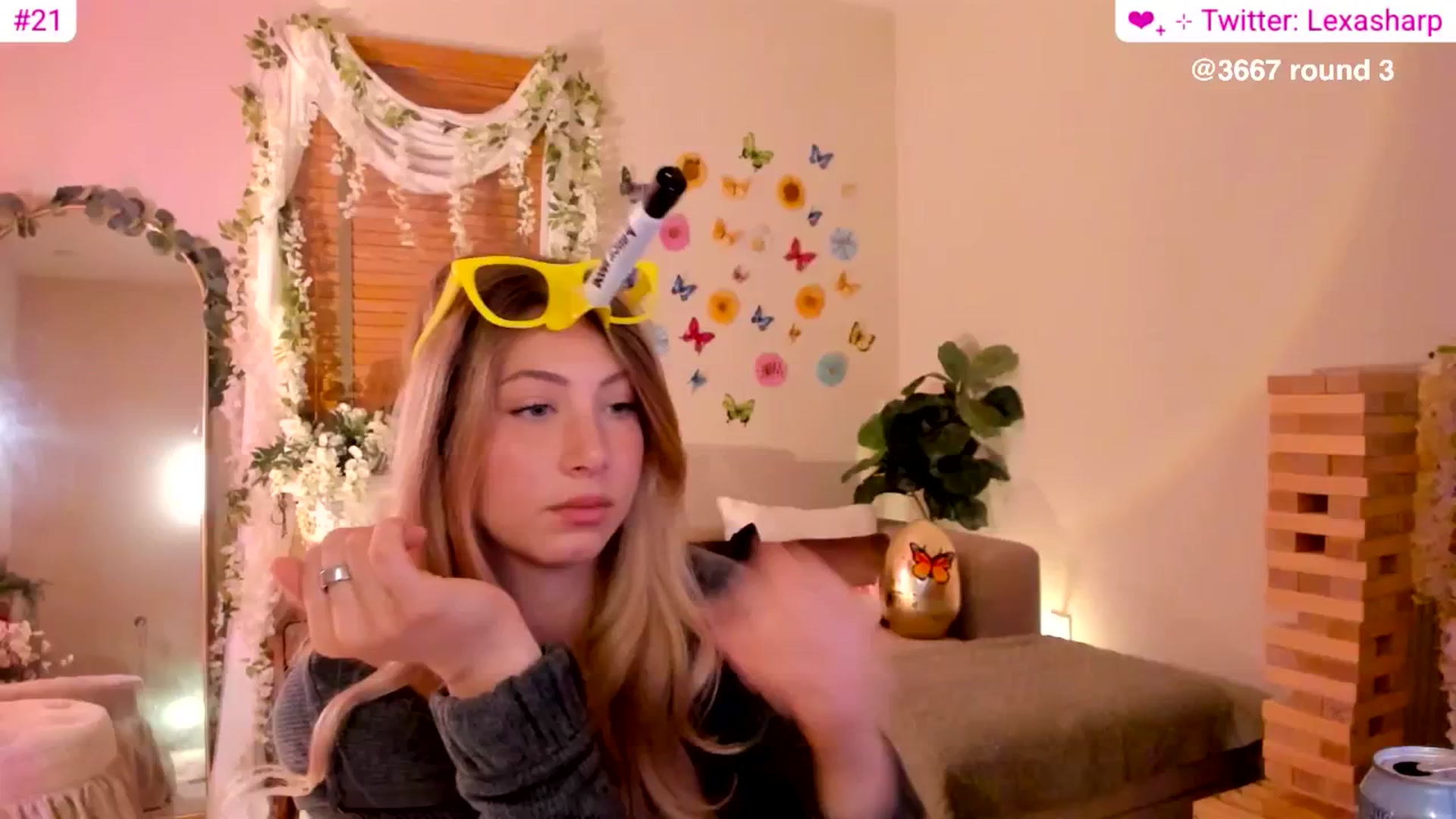 Gallery image thumbnail from alexasharp's myfreecams stream on, 04/17/2026, 04:06 image 16 of 20