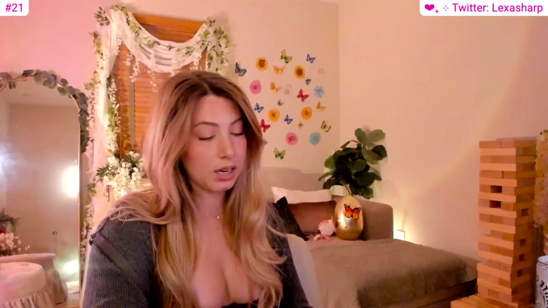 Gallery image thumbnail from alexasharp's myfreecams stream on, 04/17/2026, 04:06 image 6 of 20