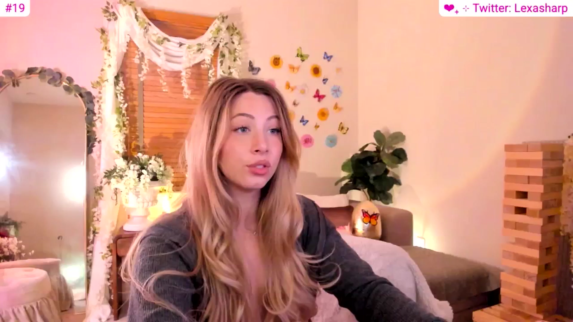 Gallery image thumbnail from alexasharp's myfreecams stream on, 04/17/2026, 05:52 image 16 of 20