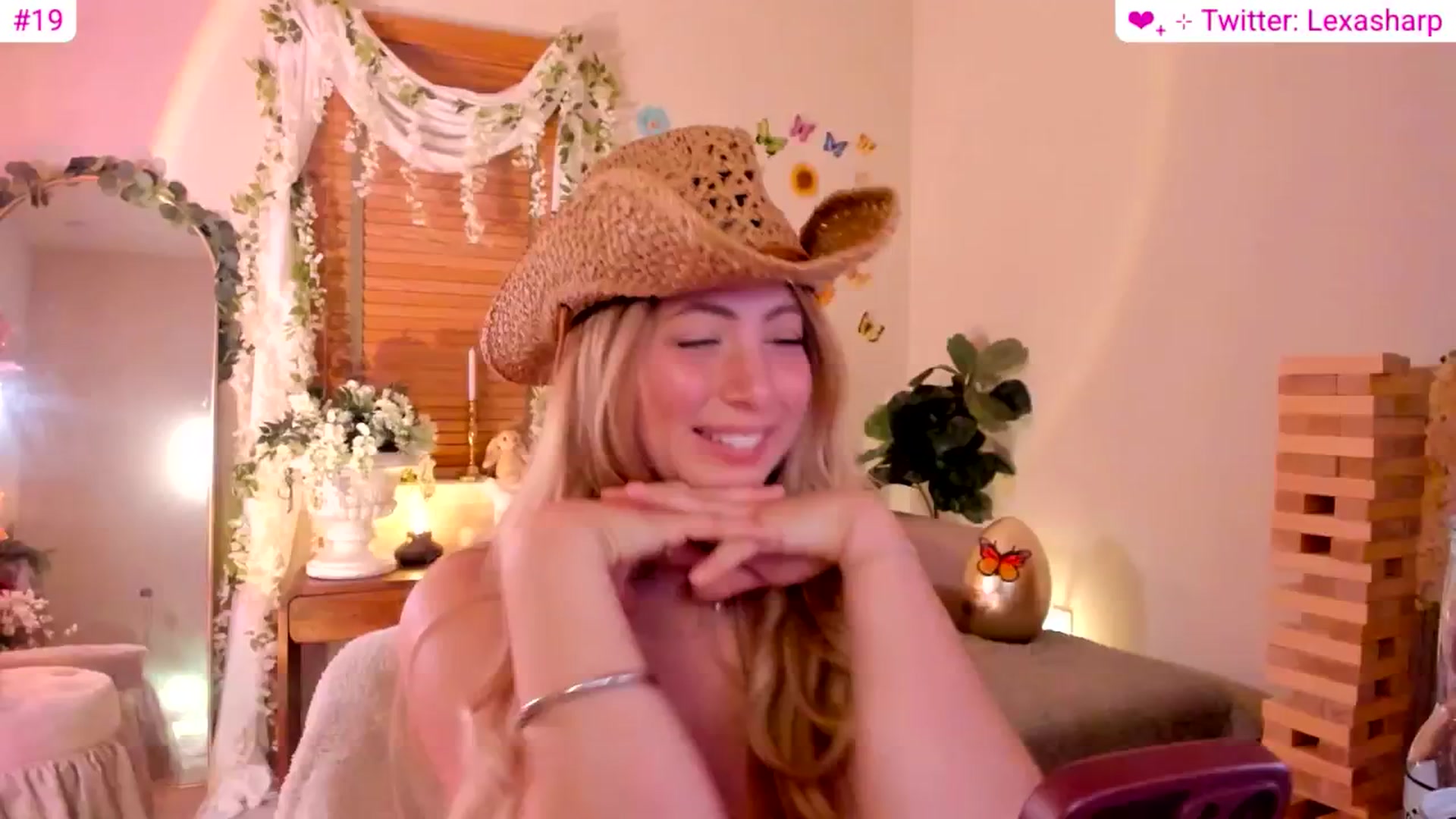 Gallery image thumbnail from alexasharp's myfreecams stream on, 04/19/2026, 07:04 image 14 of 20