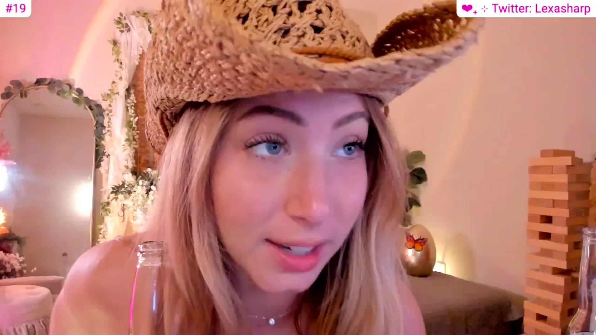 Gallery image thumbnail from alexasharp's myfreecams stream on, 04/19/2026, 09:19 image 5 of 20