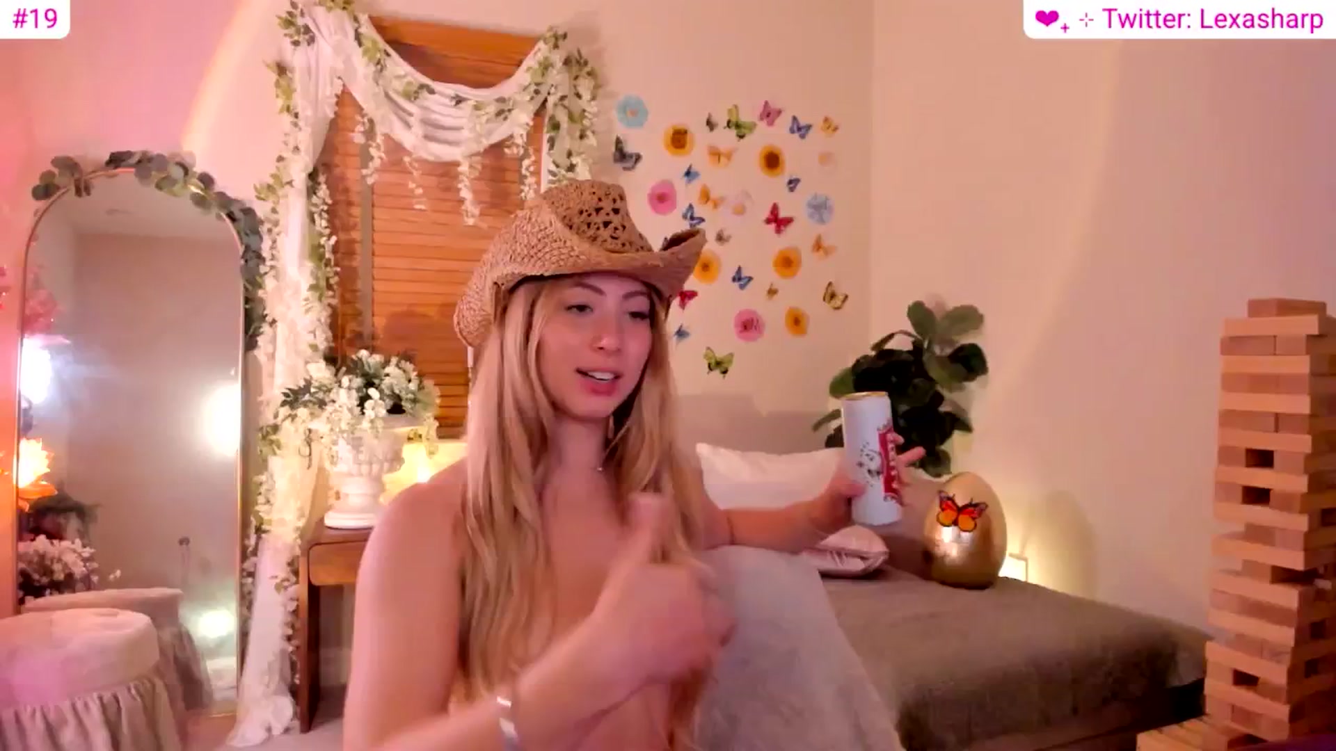Gallery image thumbnail from alexasharp's myfreecams stream on, 04/19/2026, 09:19 image 12 of 20