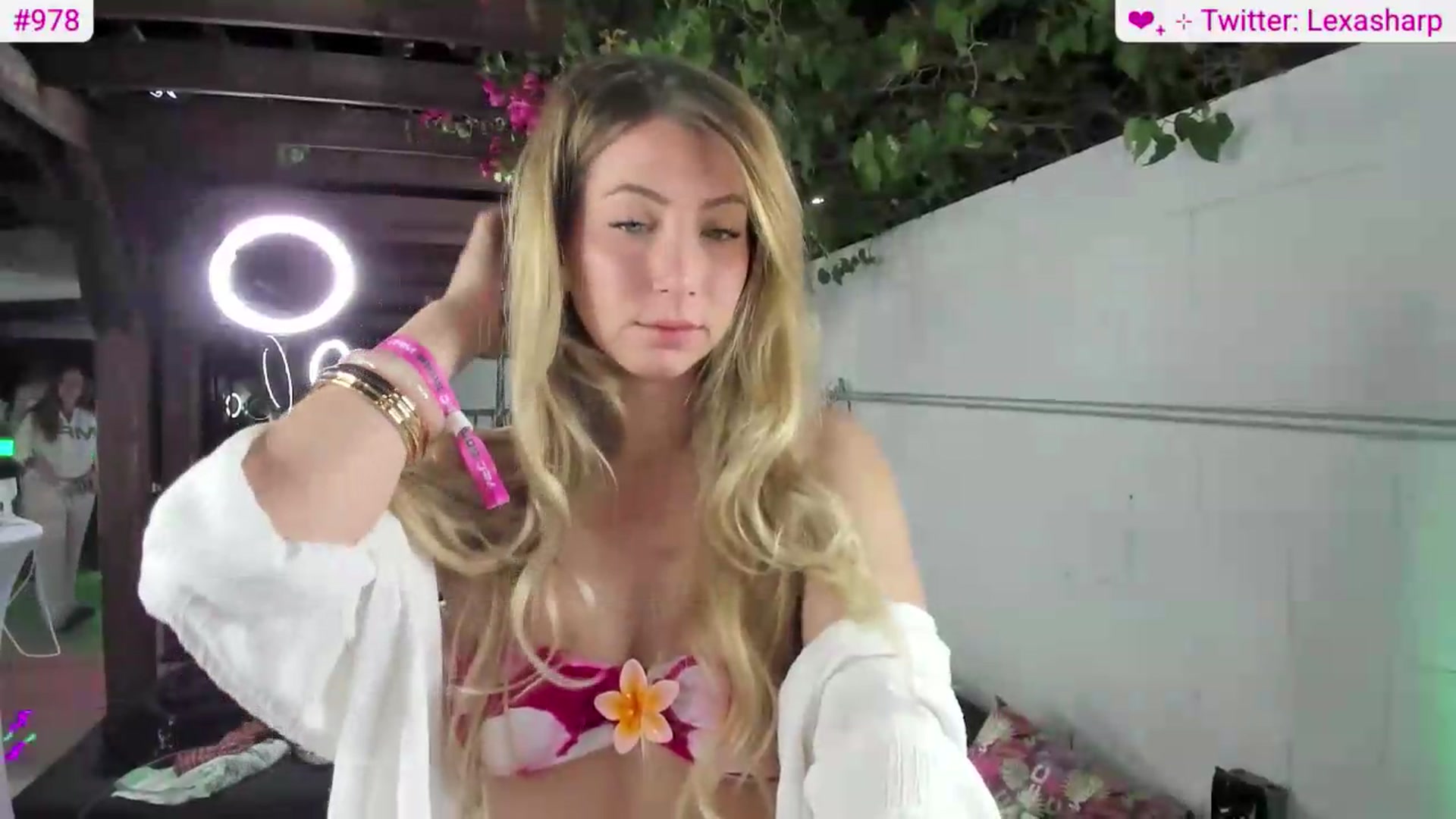 Gallery image thumbnail from alexasharp's myfreecams stream on, 05/19/2026, 06:36 image 10 of 20