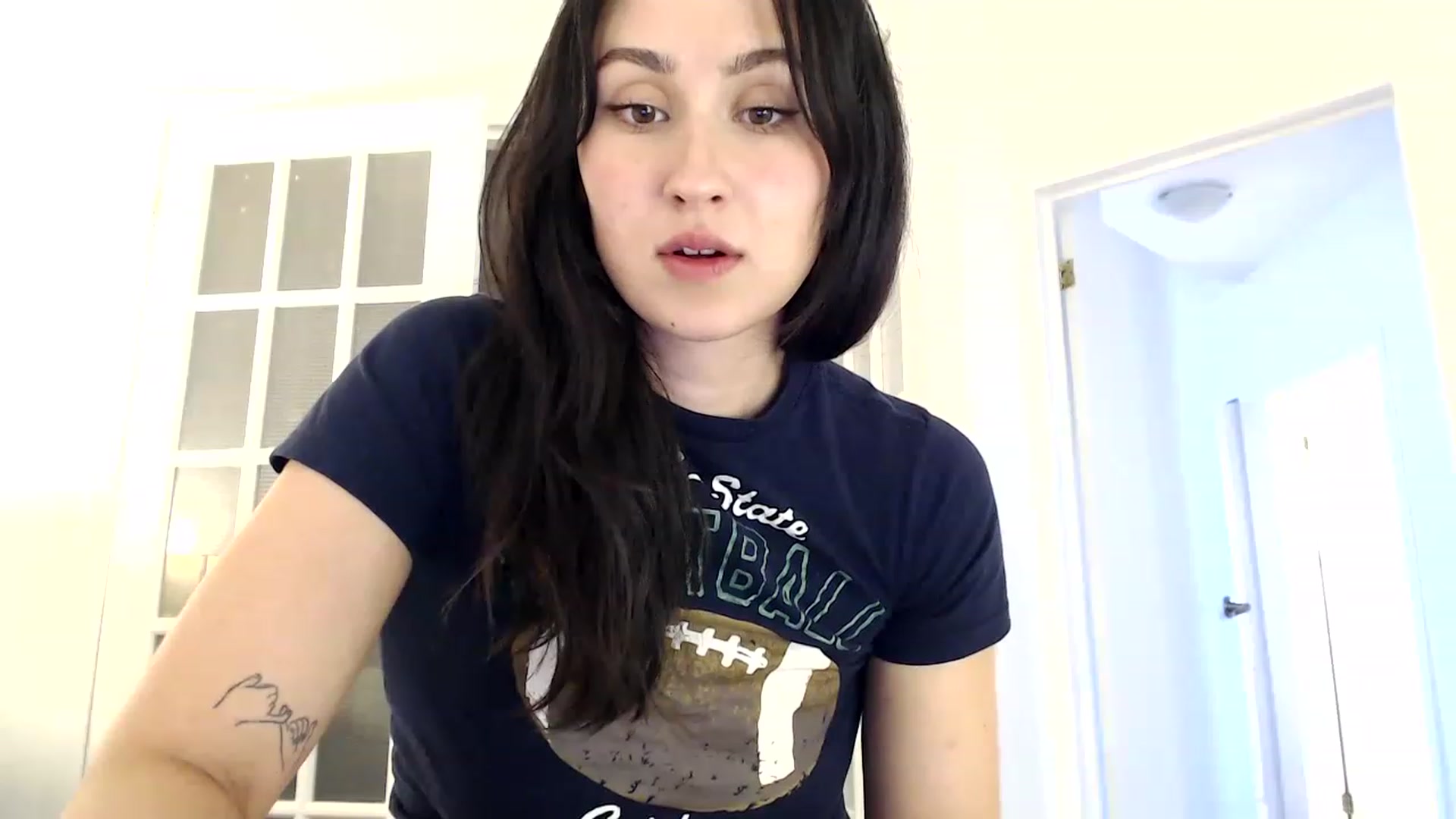 Gallery image thumbnail from alexia's myfreecams stream on, 05/09/2023, 20:46 image 20 of 20