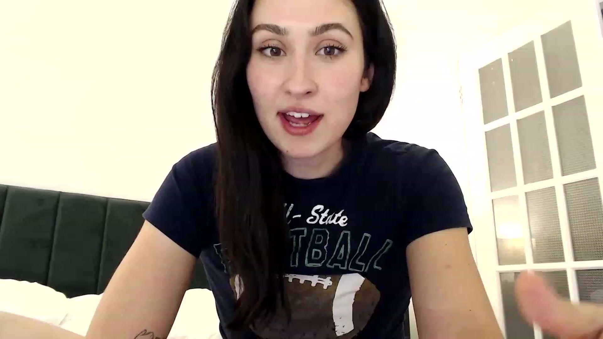 Gallery image thumbnail from alexia's myfreecams stream on, 05/09/2023, 20:46 image 17 of 20