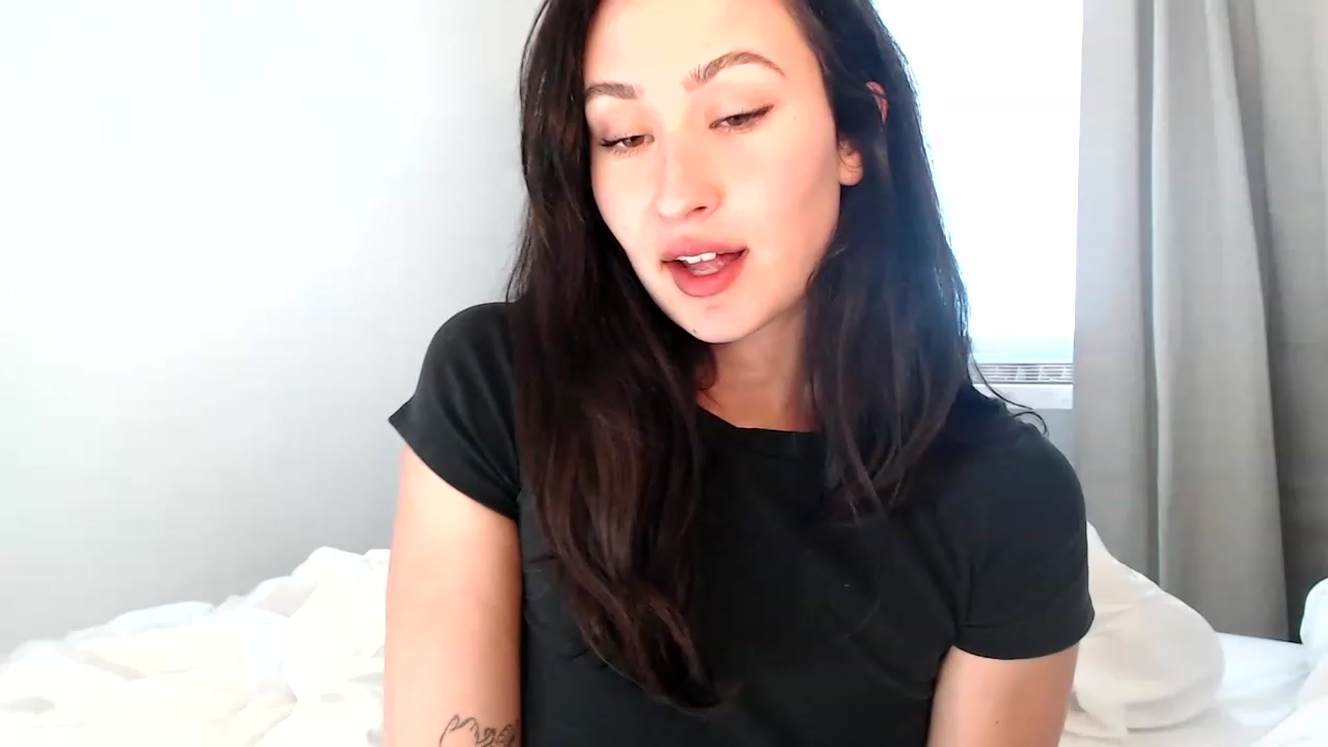 Gallery image thumbnail from alexia's myfreecams stream on, 06/06/2023, 19:32 image 13 of 20