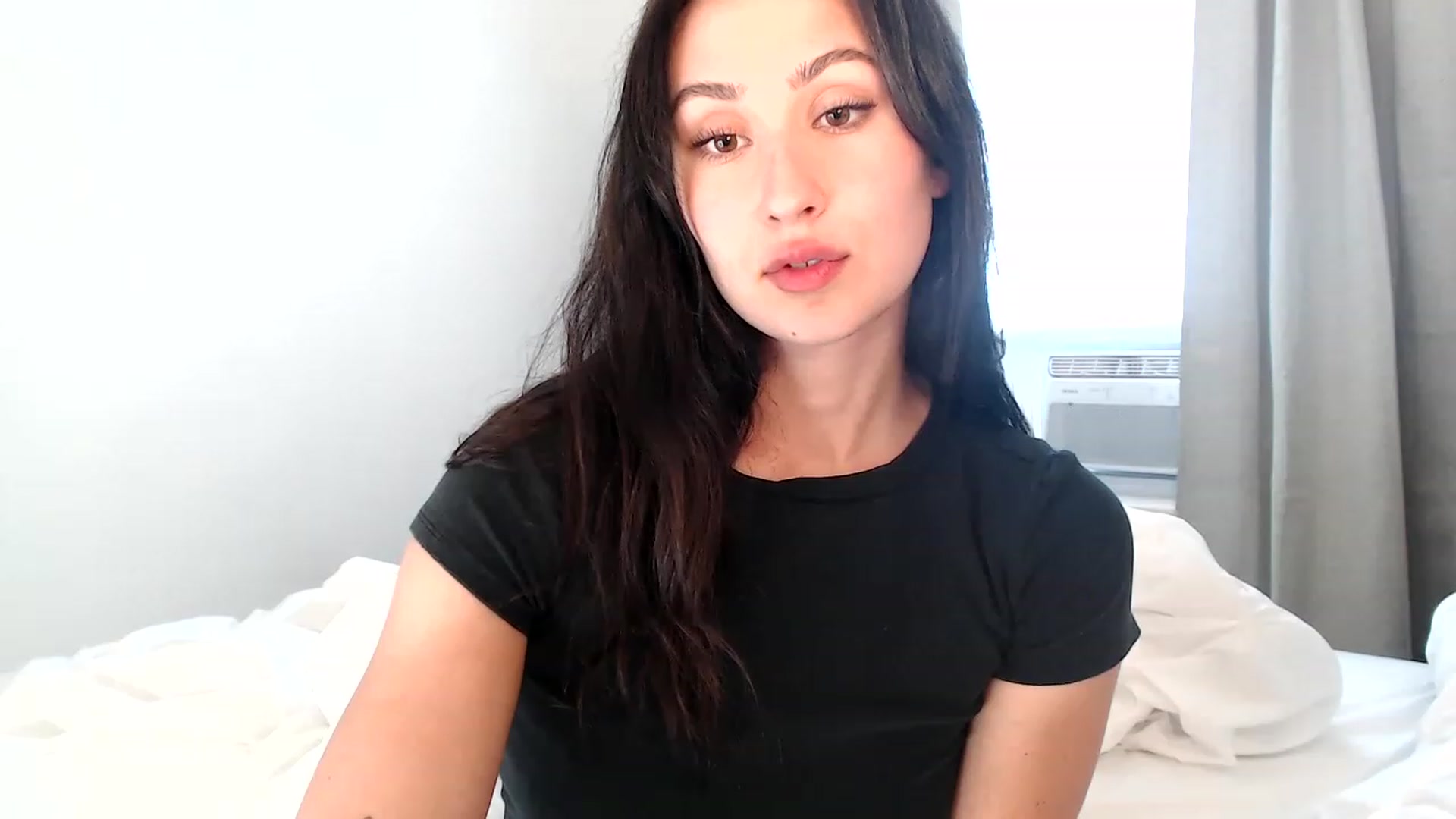 Gallery image thumbnail from alexia's myfreecams stream on, 06/06/2023, 19:32 image 16 of 20