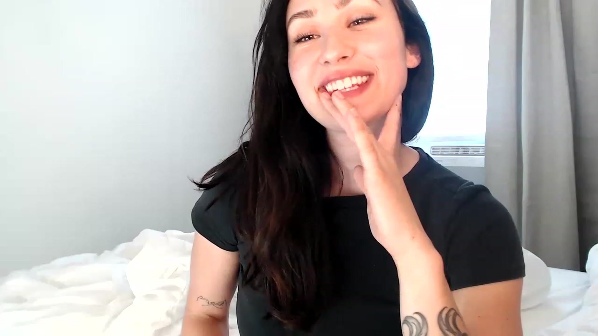 Gallery image thumbnail from alexia's myfreecams stream on, 06/06/2023, 19:32 image 17 of 20