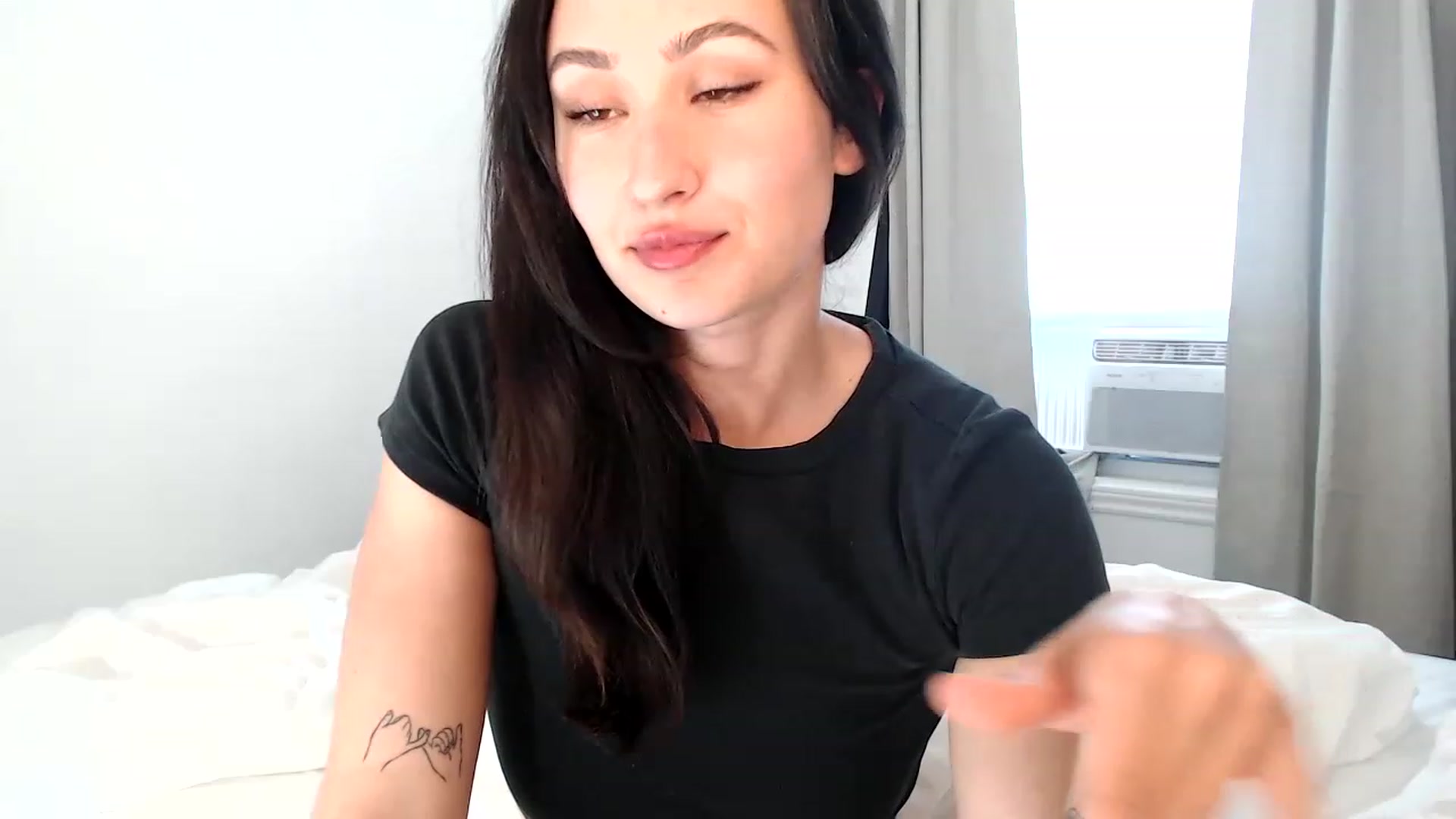Gallery image thumbnail from alexia's myfreecams stream on, 06/06/2023, 19:32 image 5 of 20