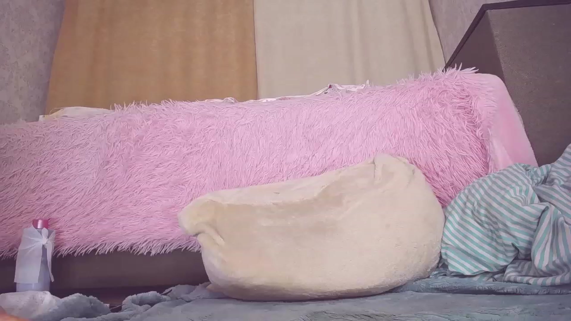 Gallery image thumbnail from alexis_xxxx's myfreecams stream on, 12/01/2022, 12:59 image 8 of 20