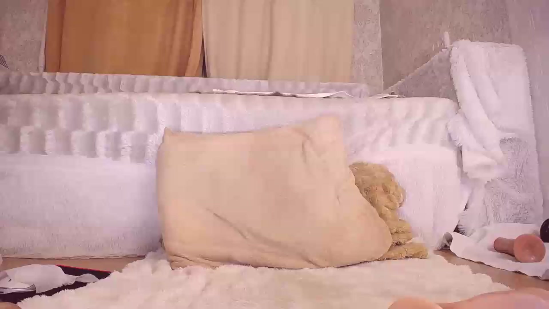 Gallery image thumbnail from alexis_xxxxx's myfreecams stream on, 07/18/2026, 10:06 image 13 of 20