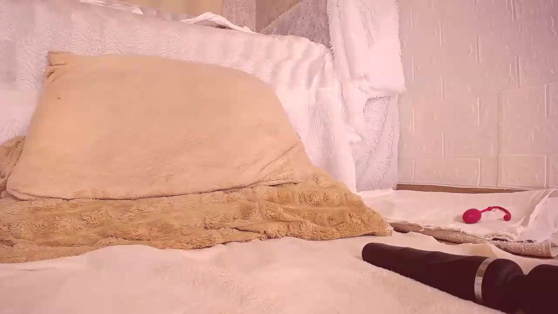 Gallery image thumbnail from alexis_xxxxx's myfreecams stream on, 08/26/2026, 08:01 image 13 of 20