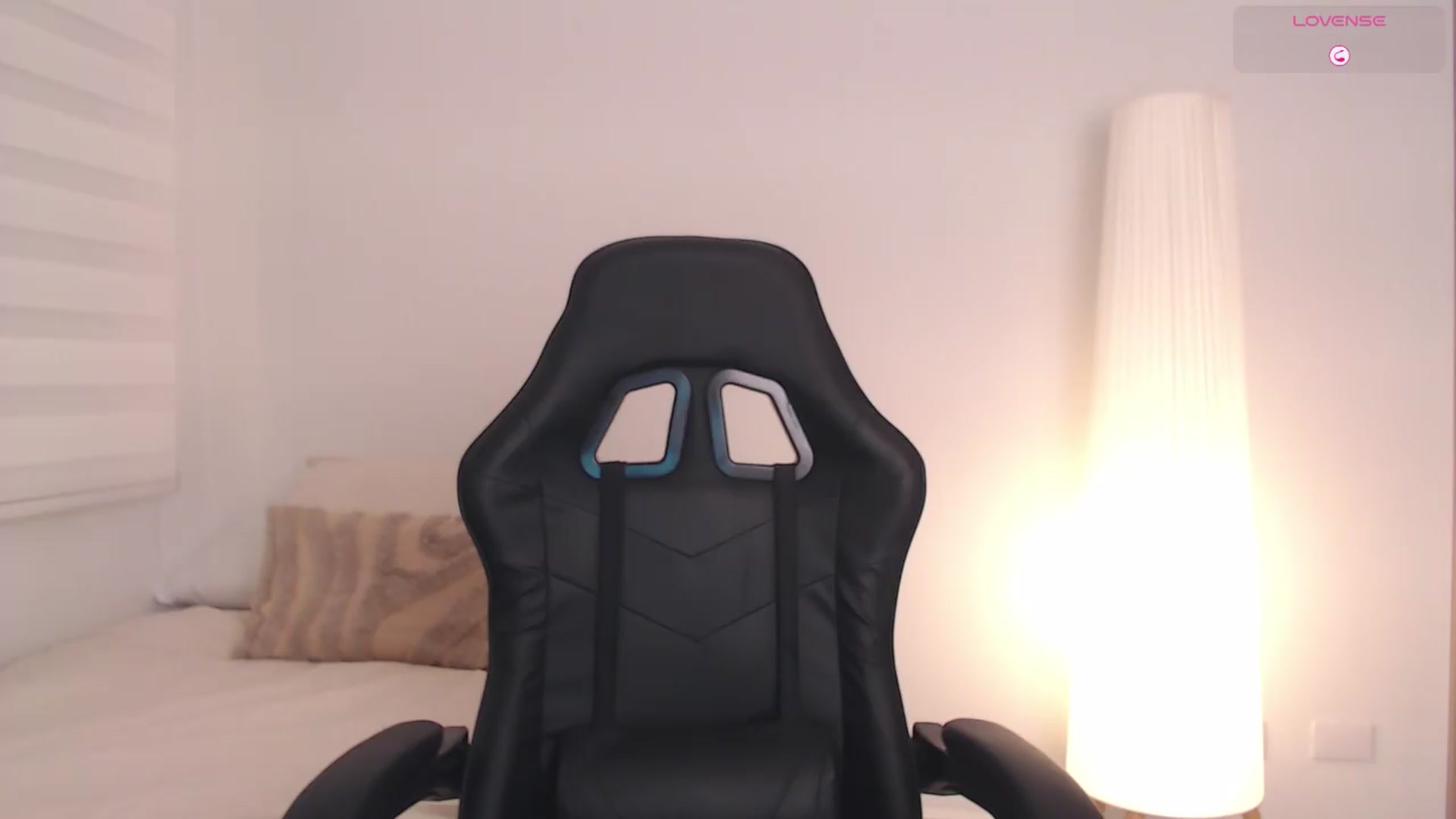 Gallery image thumbnail from alexisbloomxo's myfreecams stream on, 07/27/2026, 05:37 image 1 of 20