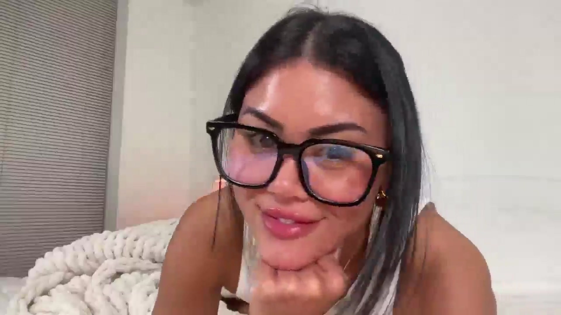 Gallery image thumbnail from alexzamora's myfreecams stream on, 02/24/2025, 03:44 image 20 of 20