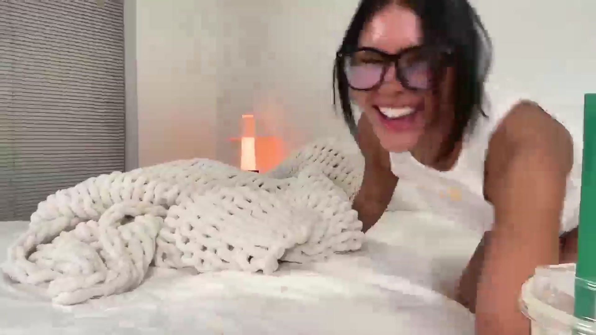 Gallery image thumbnail from alexzamora's myfreecams stream on, 02/24/2025, 03:44 image 16 of 20