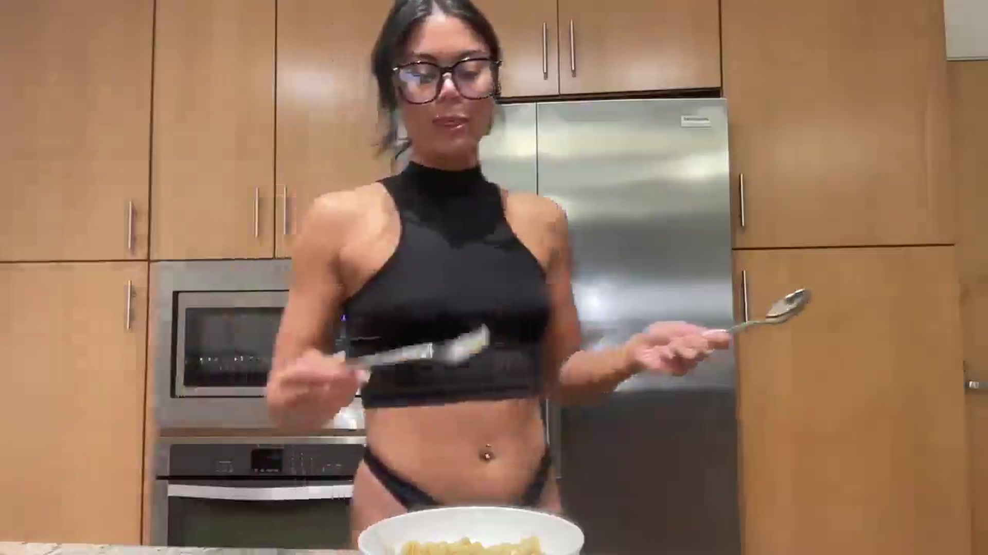 Gallery image thumbnail from alexzamora's myfreecams stream on, 03/11/2025, 05:19 image 8 of 20