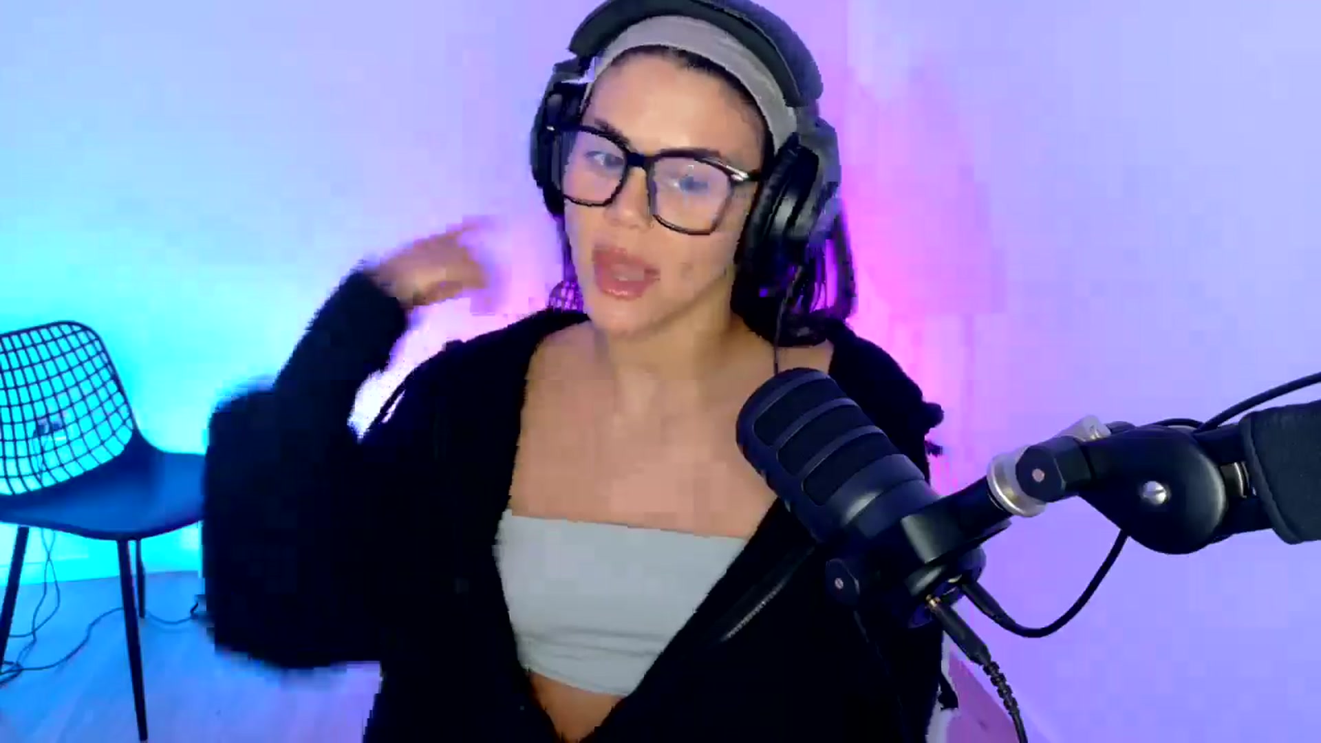 Gallery image thumbnail from alexzamora's myfreecams stream on, 03/31/2025, 02:57 image 8 of 20