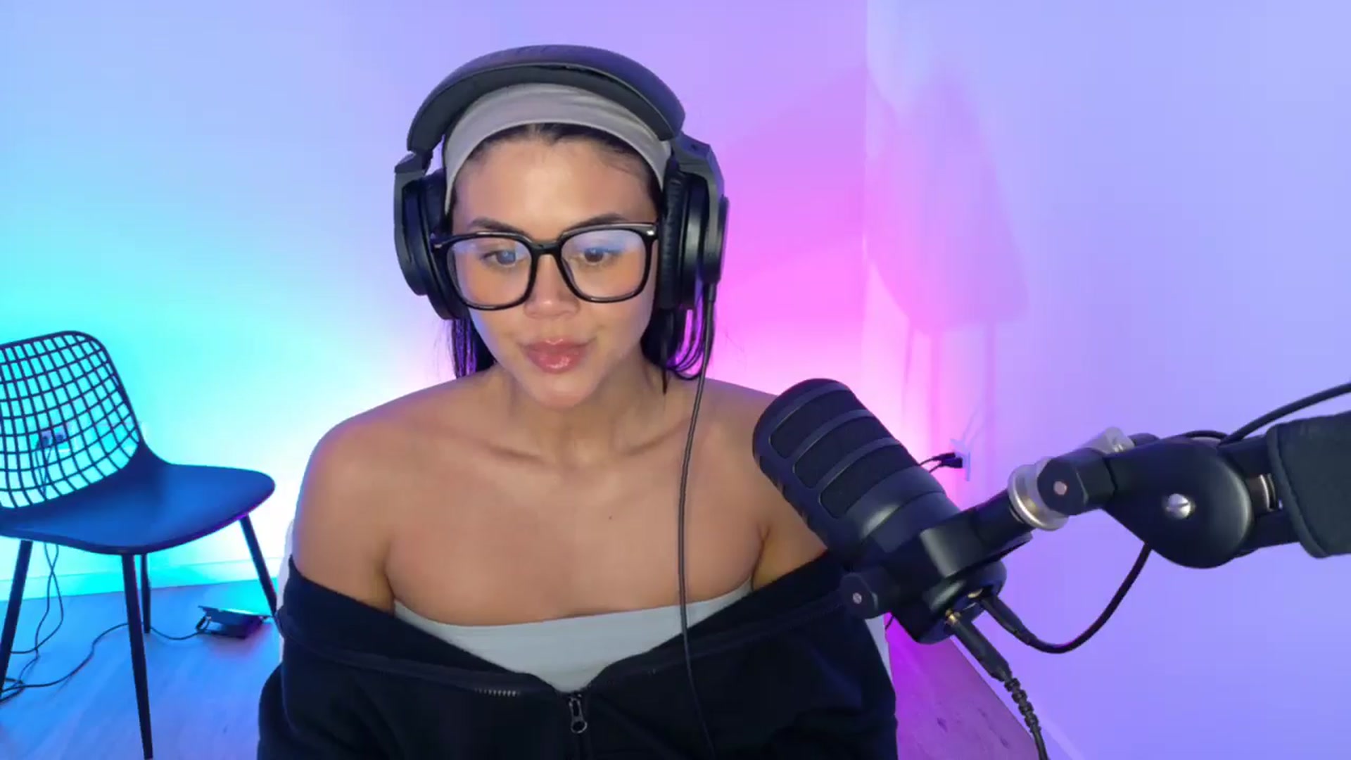 Gallery image thumbnail from alexzamora's myfreecams stream on, 03/31/2025, 02:57 image 3 of 20