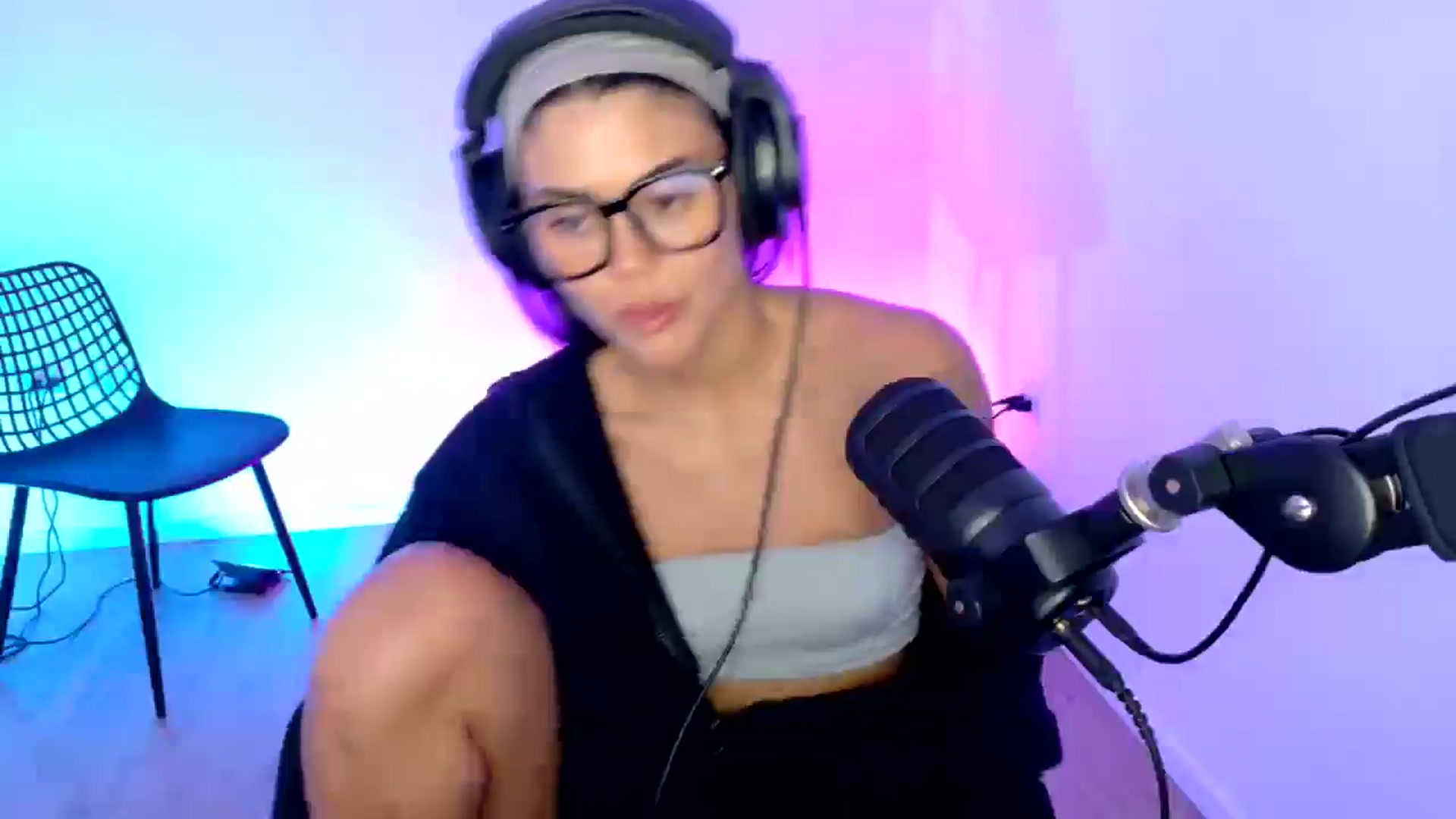 Gallery image thumbnail from alexzamora's myfreecams stream on, 03/31/2025, 02:57 image 19 of 20