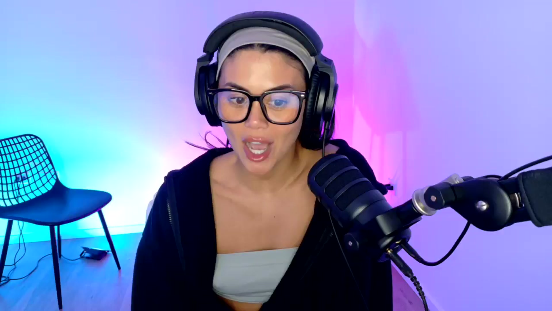Gallery image thumbnail from alexzamora's myfreecams stream on, 03/31/2025, 02:57 image 11 of 20