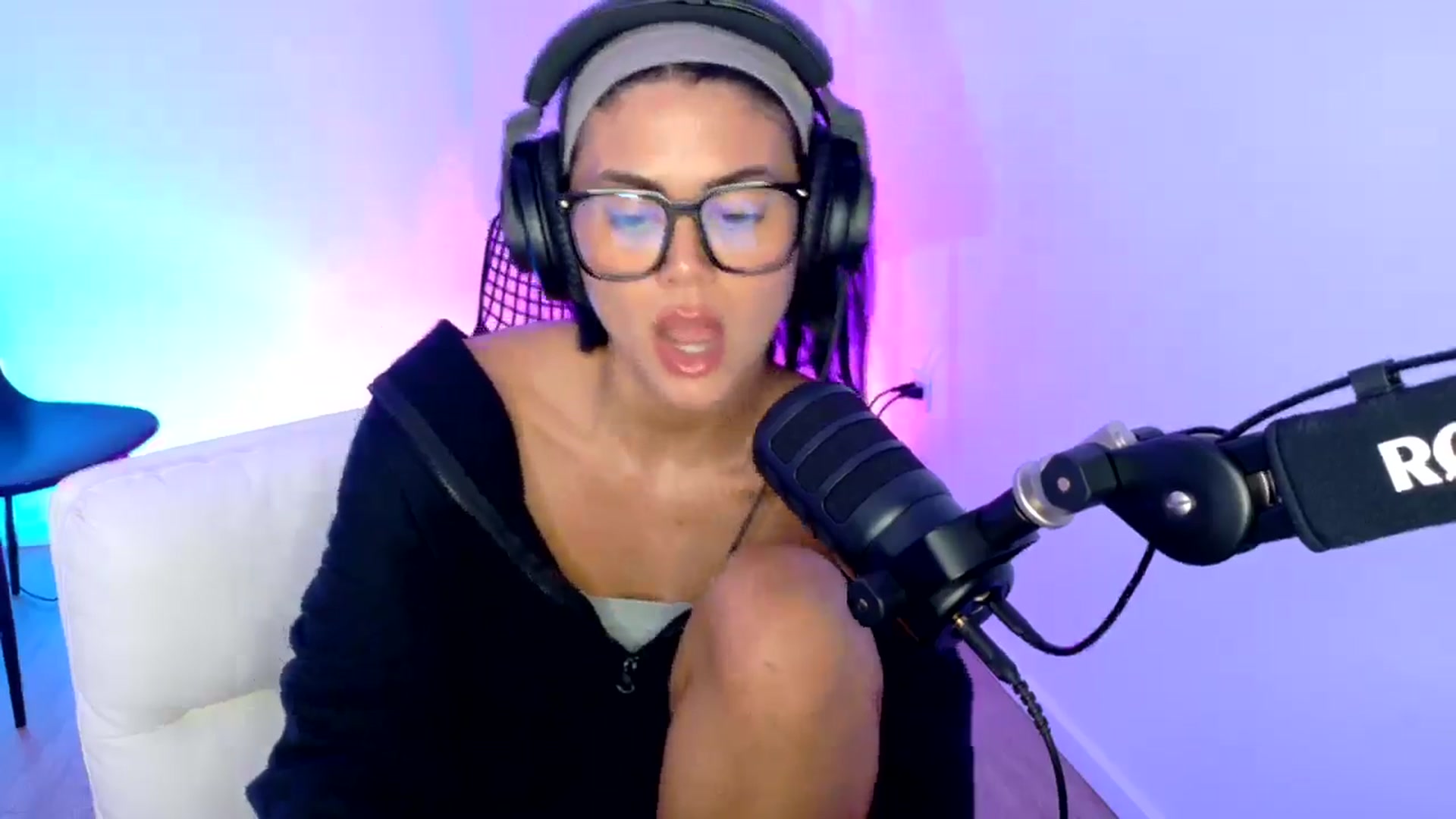 Gallery image thumbnail from alexzamora's myfreecams stream on, 03/31/2025, 04:07 image 14 of 20