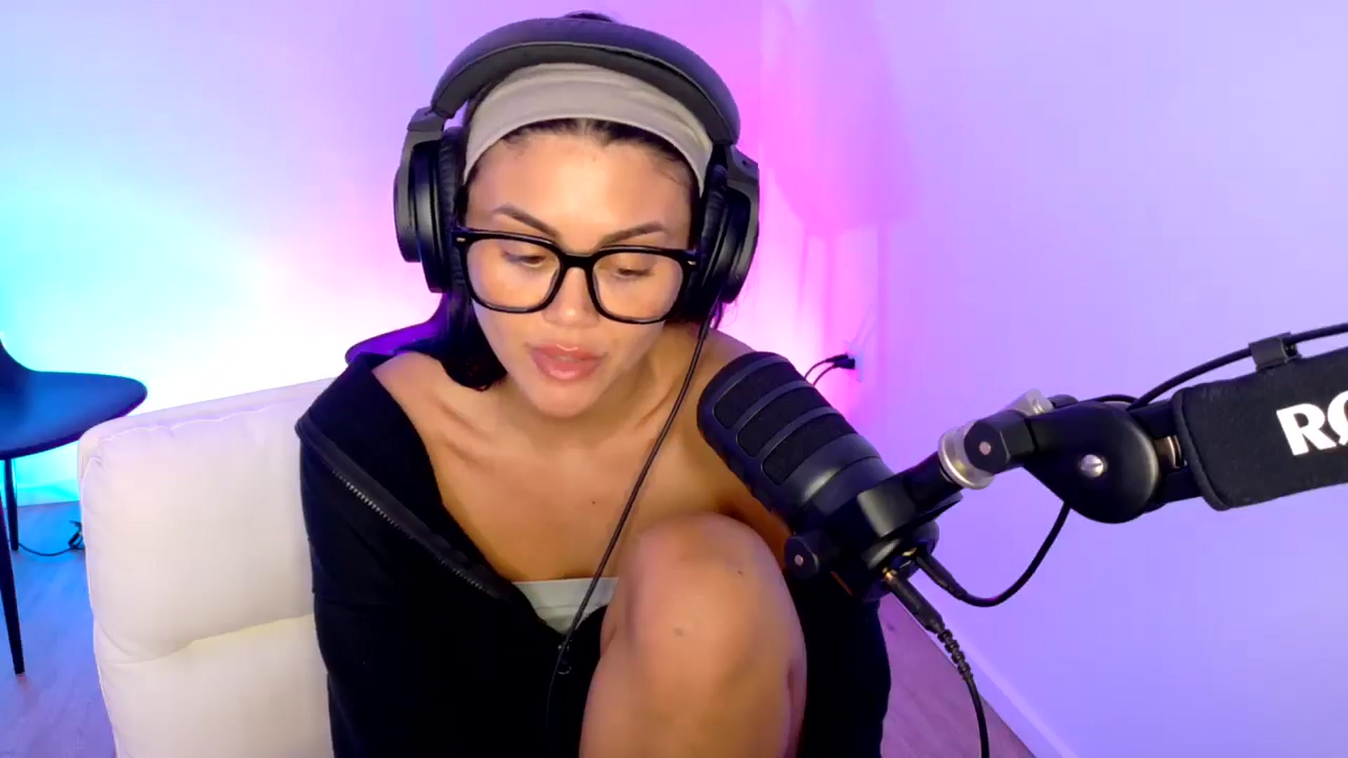 Gallery image thumbnail from alexzamora's myfreecams stream on, 03/31/2025, 04:07 image 16 of 20