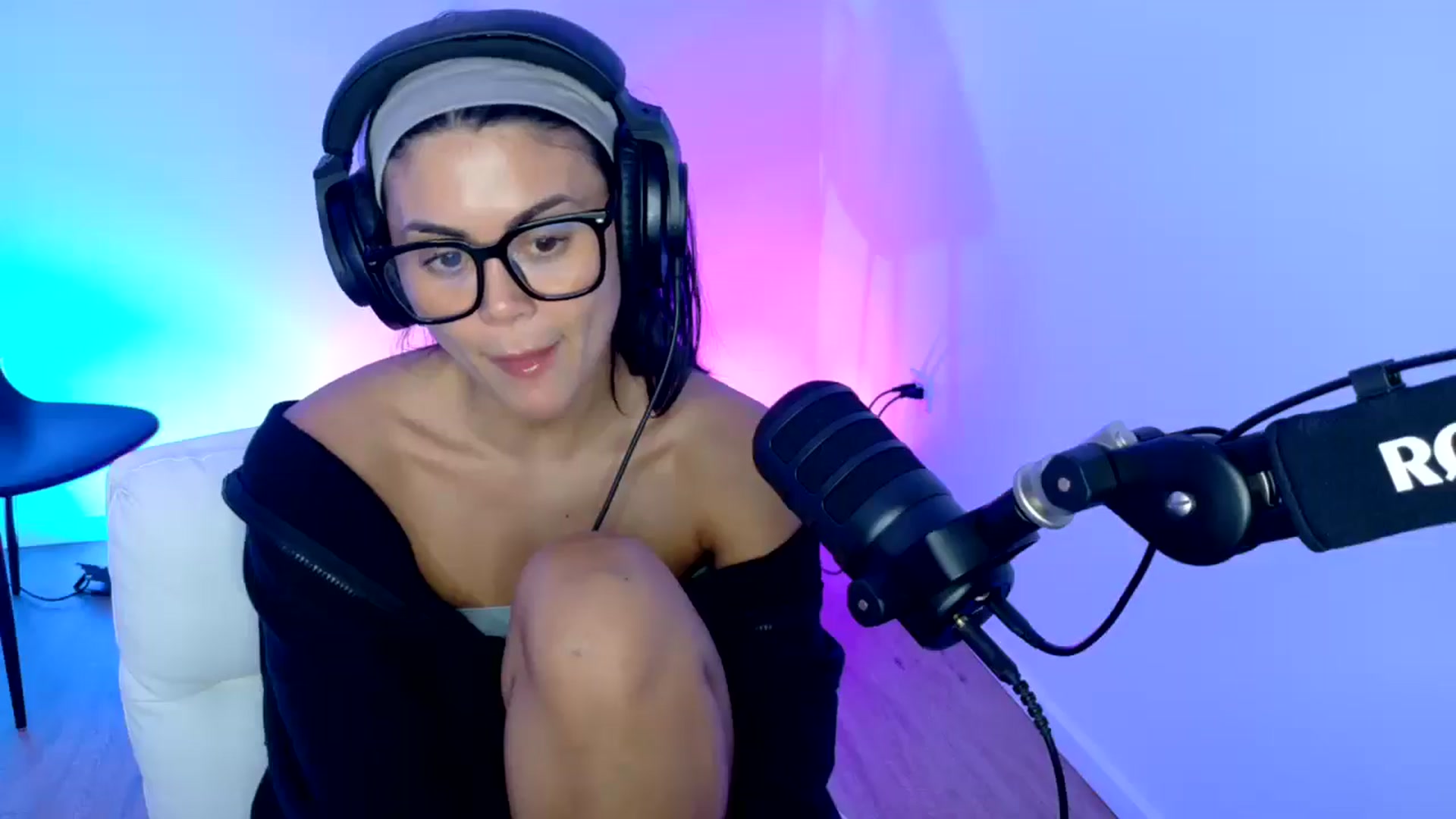 Gallery image thumbnail from alexzamora's myfreecams stream on, 03/31/2025, 04:07 image 11 of 20